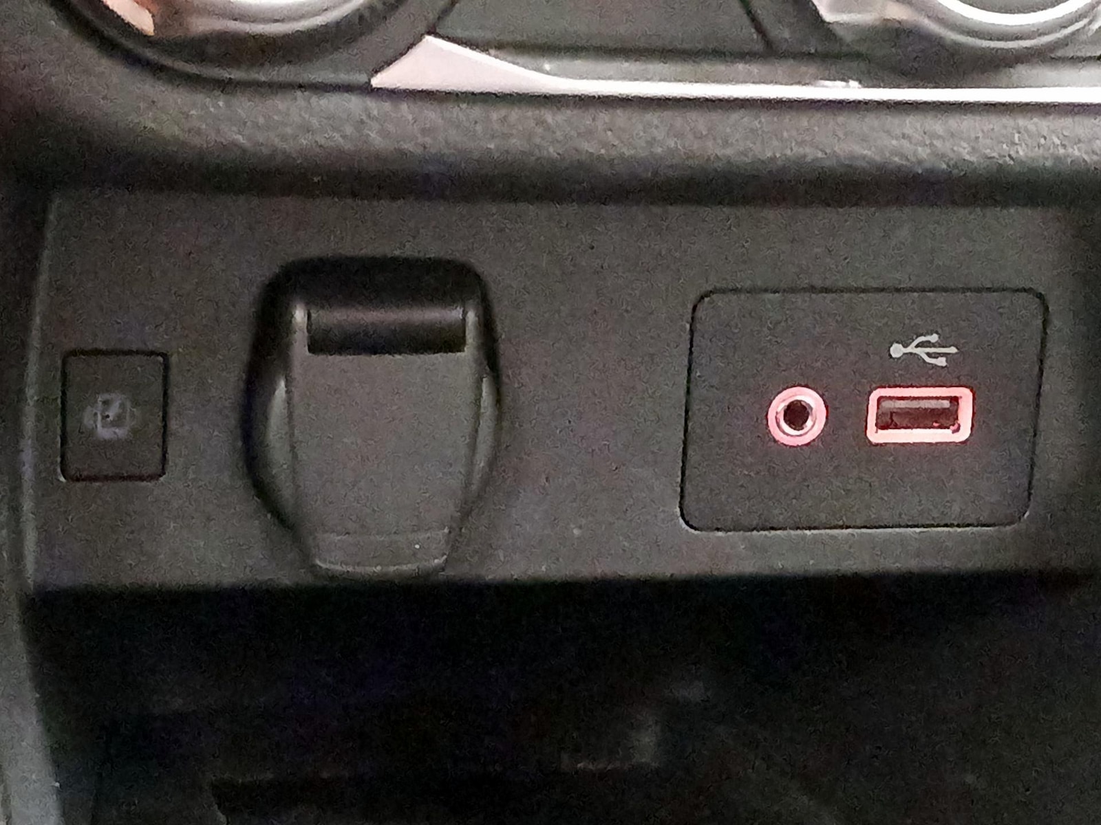 2025 Nissan Versa Sedan SV - Photo 18