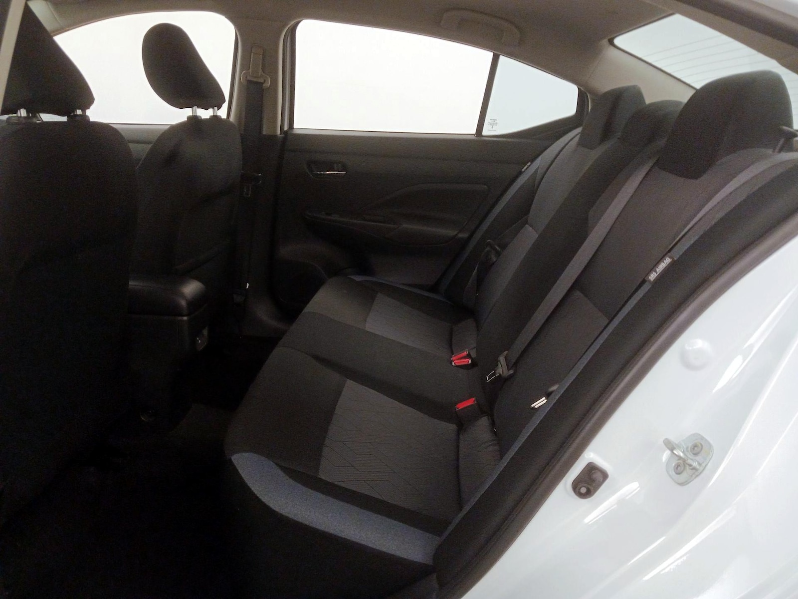 2025 Nissan Versa Sedan SV - Photo 19