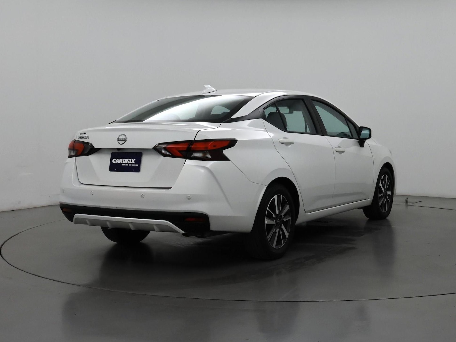 2025 Nissan Versa Sedan SV - Photo 9