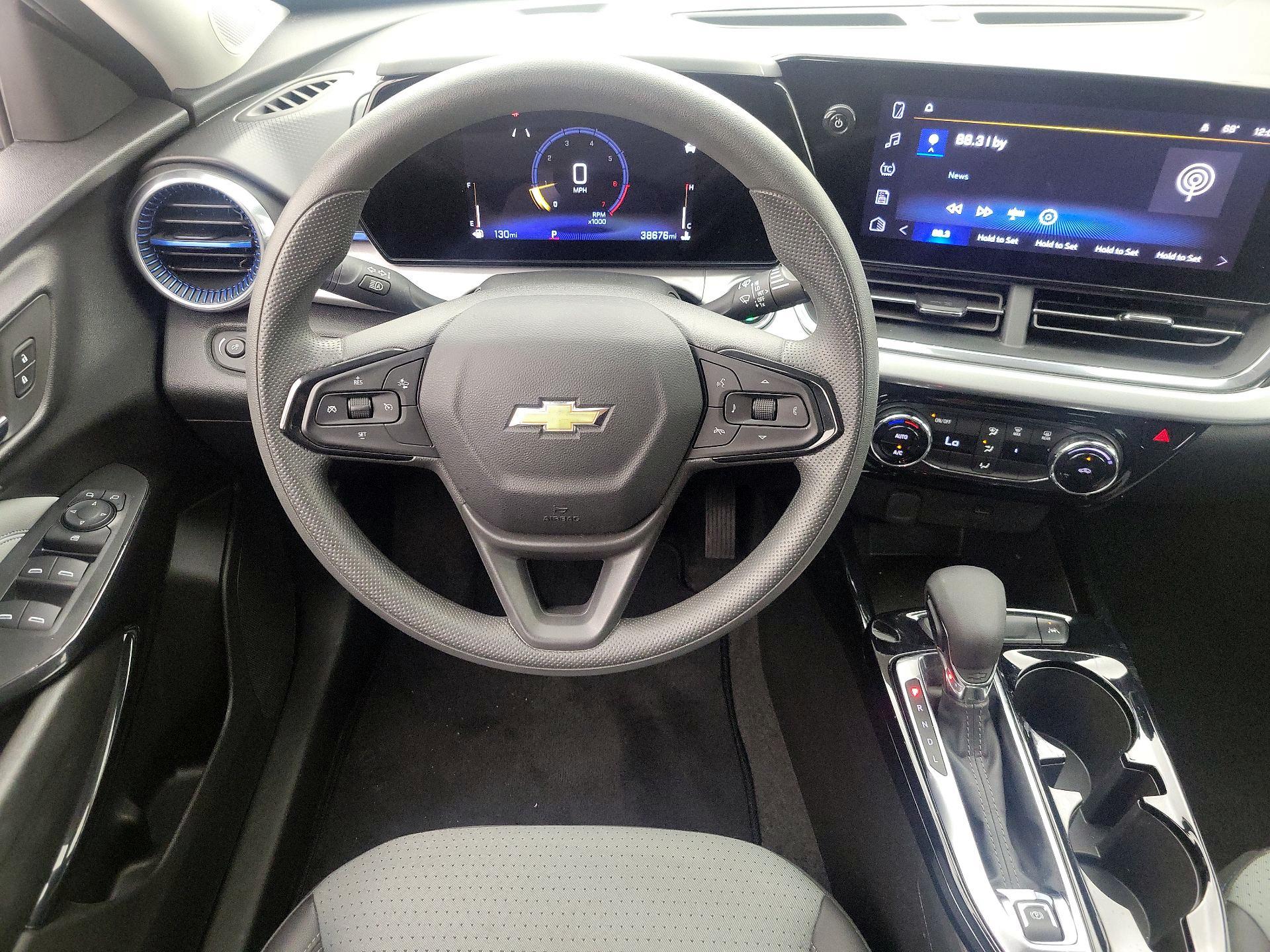 Thumbnail: 2025 Chevrolet Trax - 10