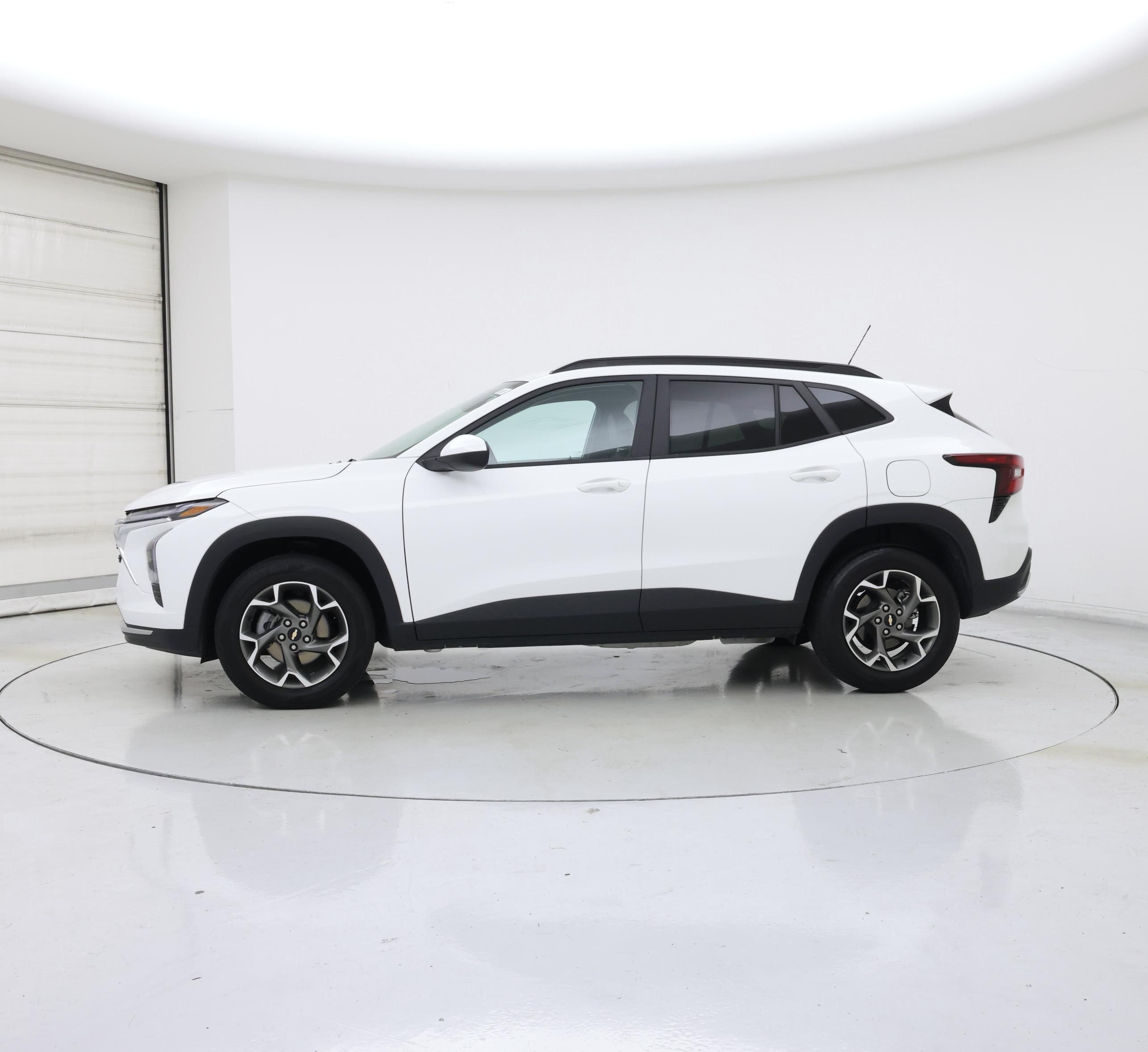 Thumbnail: 2025 Chevrolet Trax - 3