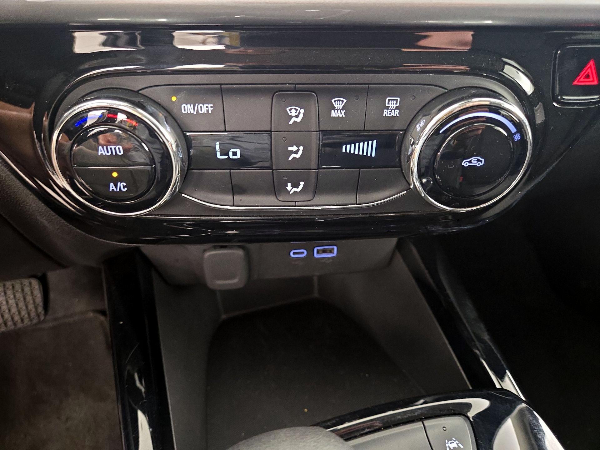 Thumbnail: 2025 Chevrolet Trax - 16
