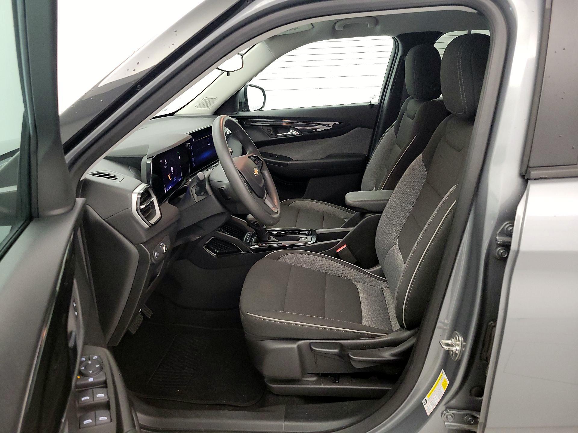 Thumbnail: 2025 Chevrolet TrailBlazer - 11