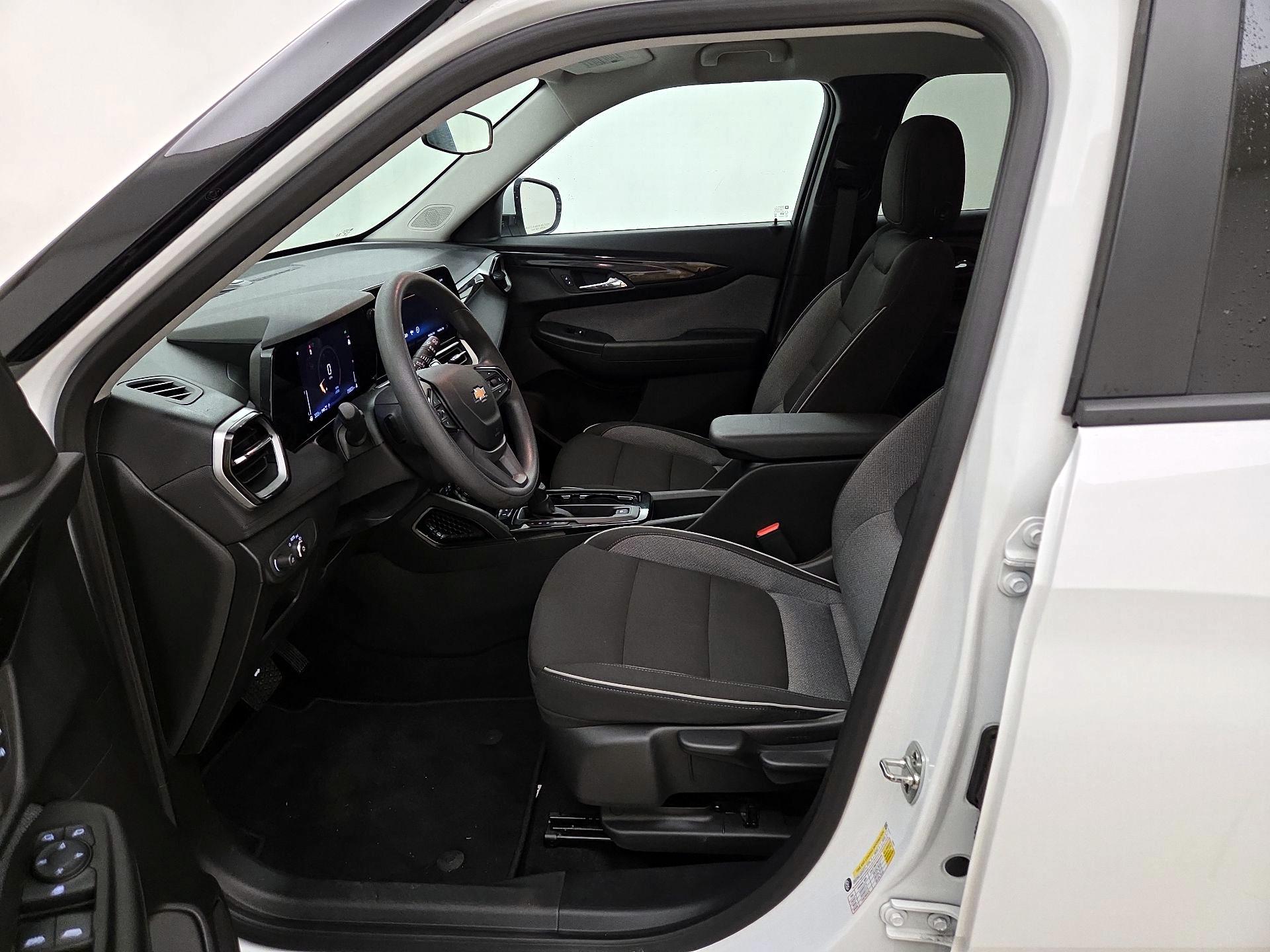 Thumbnail: 2025 Chevrolet TrailBlazer - 11
