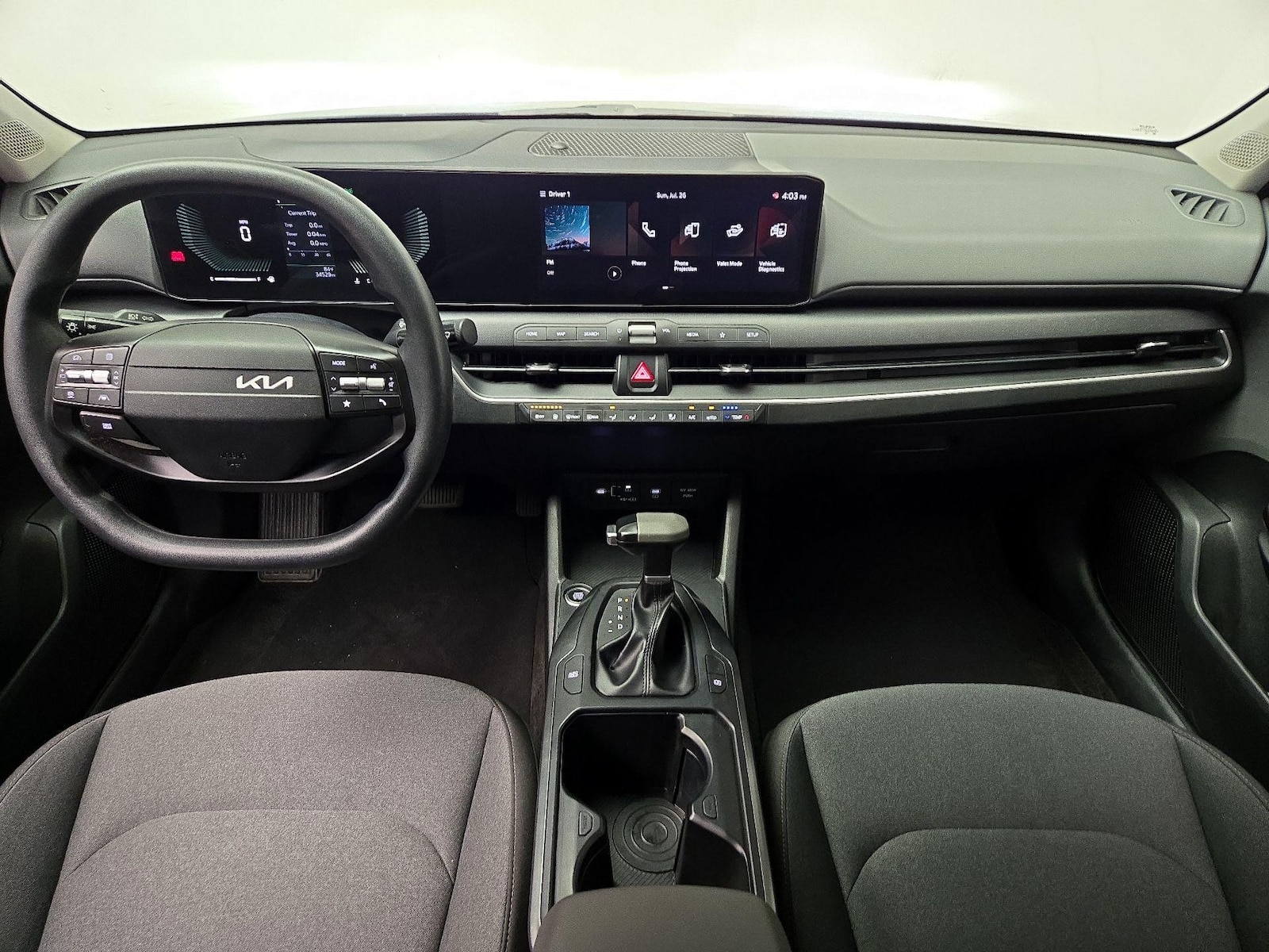 2025 Kia K4 LXS - Photo 10