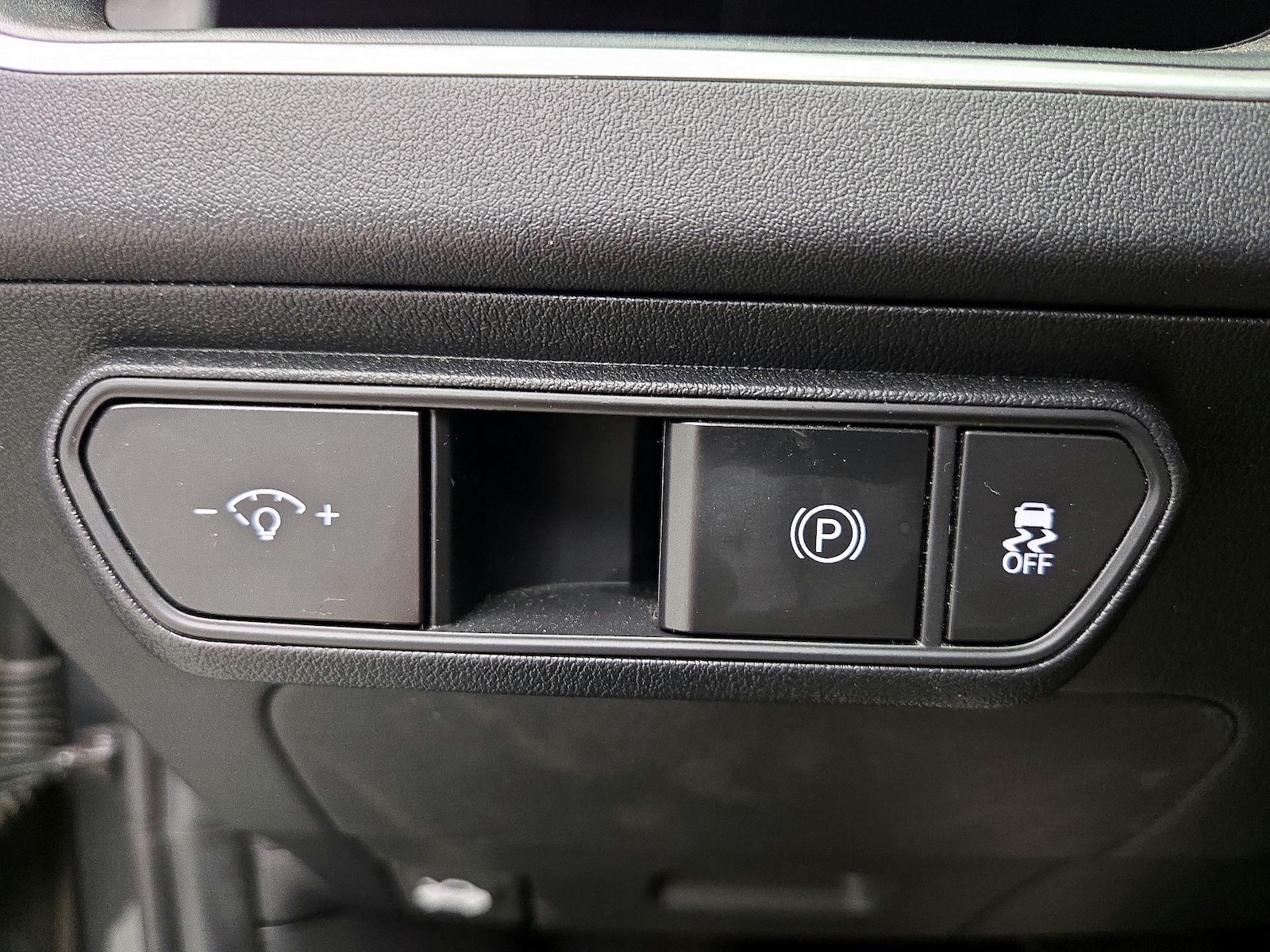 2025 Kia K4 LXS - Photo 14