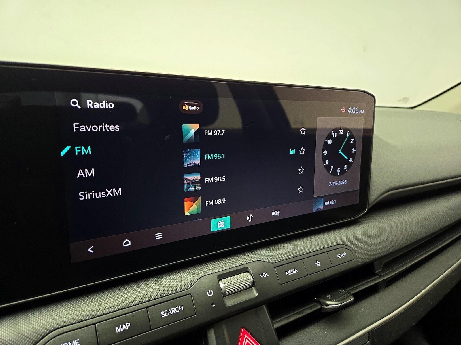 2025 Kia K4 LXS - Photo 16