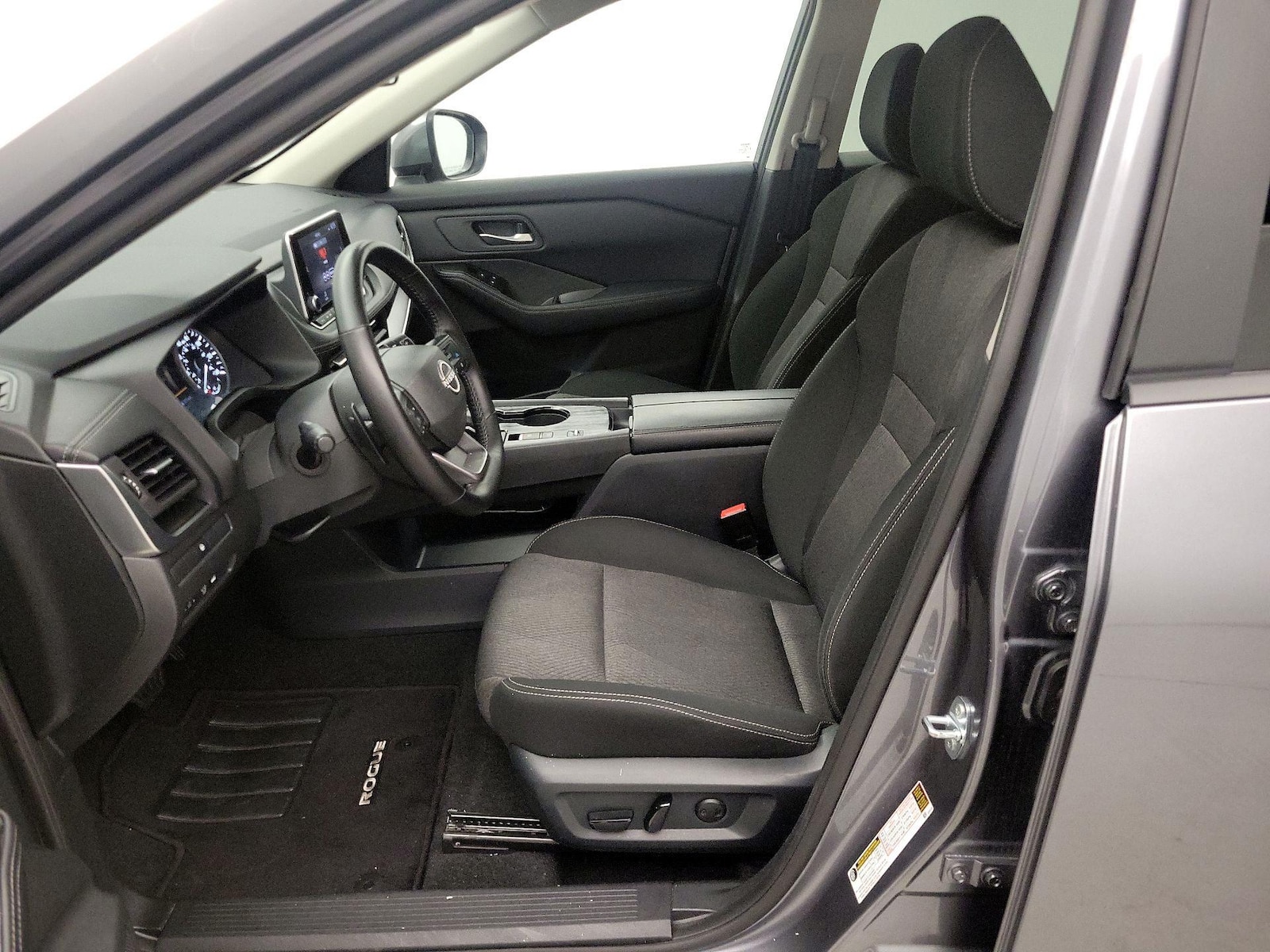 2025 Nissan Rogue SV - Photo 12