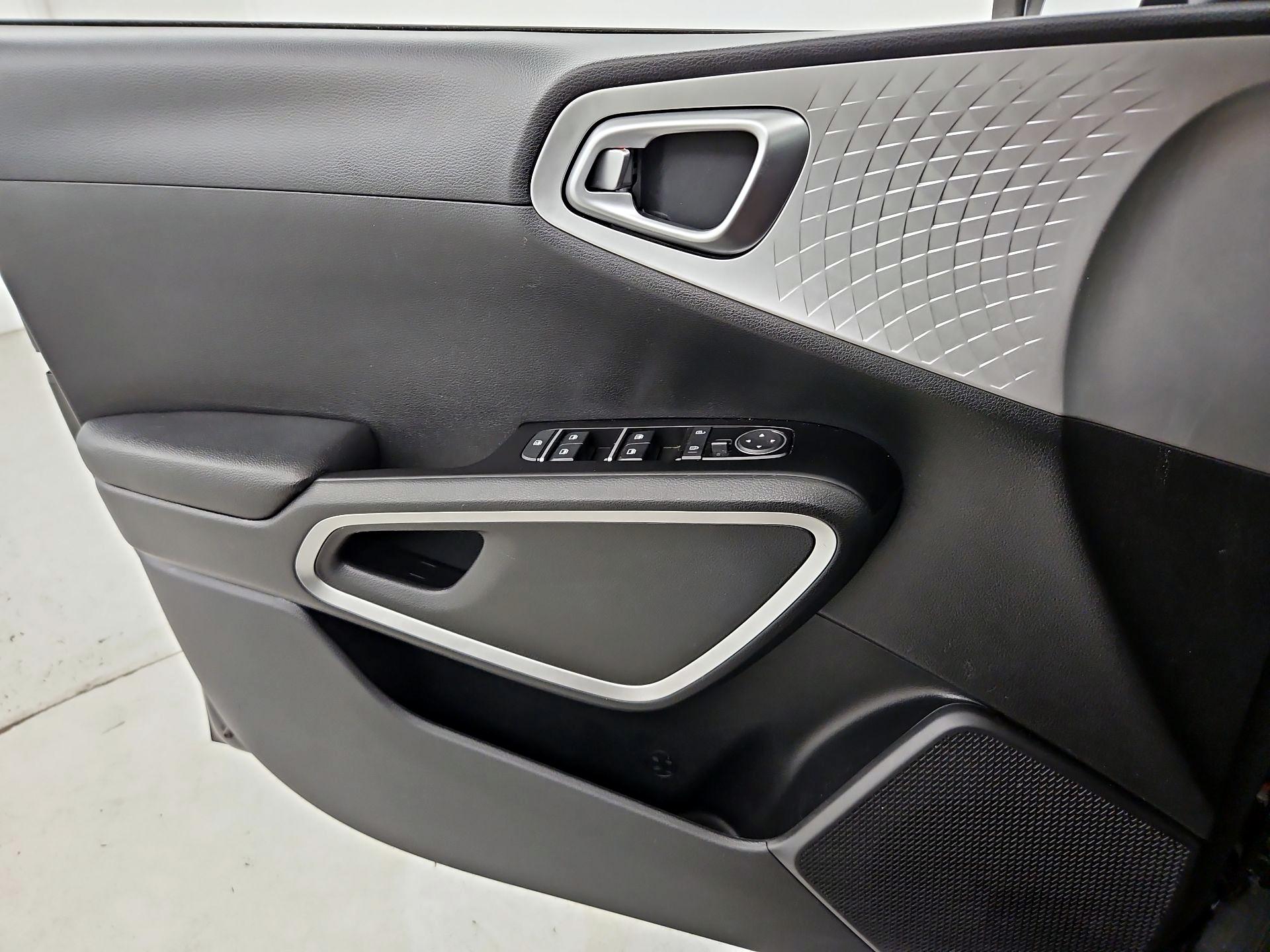 Thumbnail: 2025 Kia Soul - 12