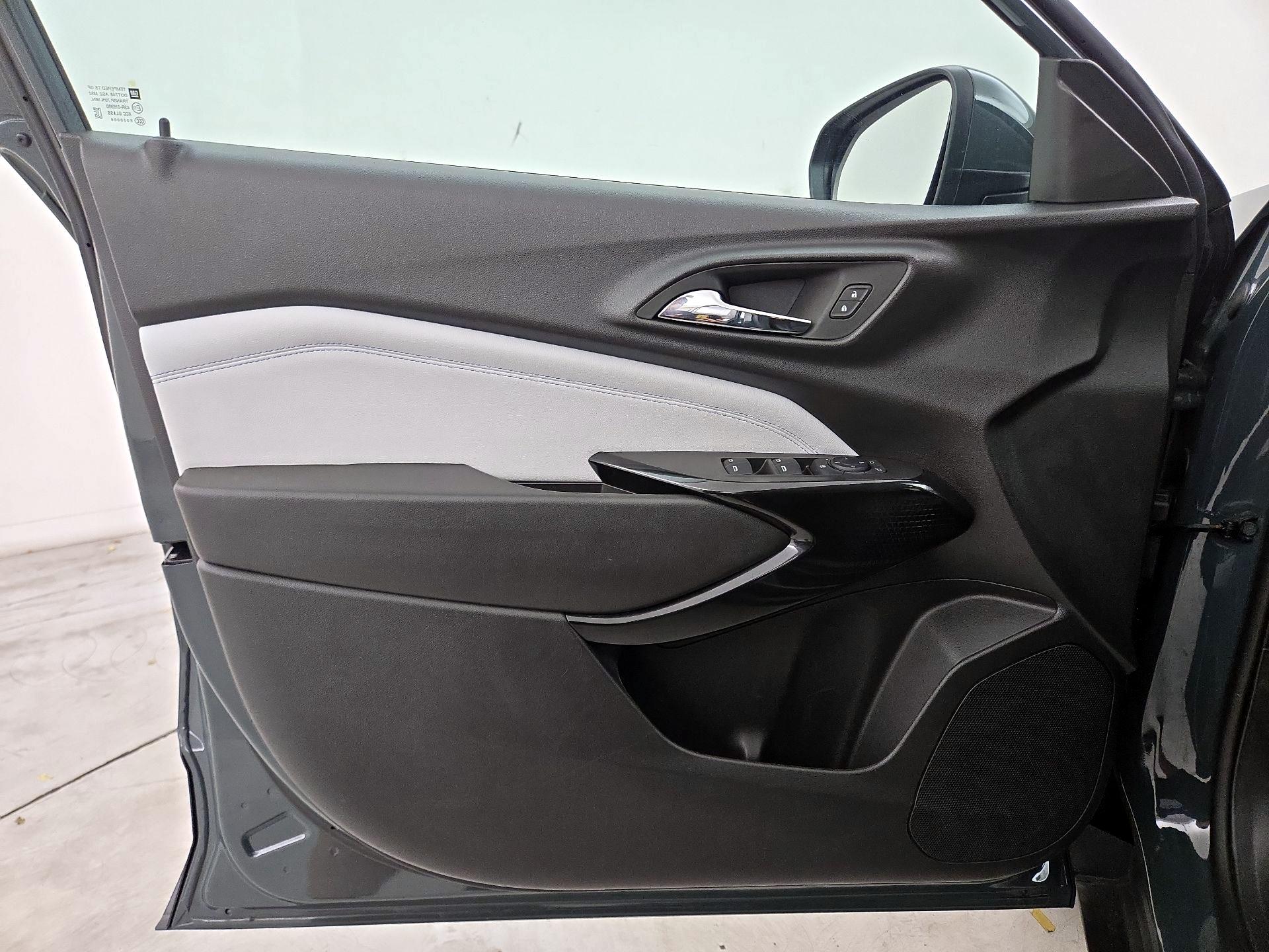 Thumbnail: 2025 Chevrolet Trax - 12