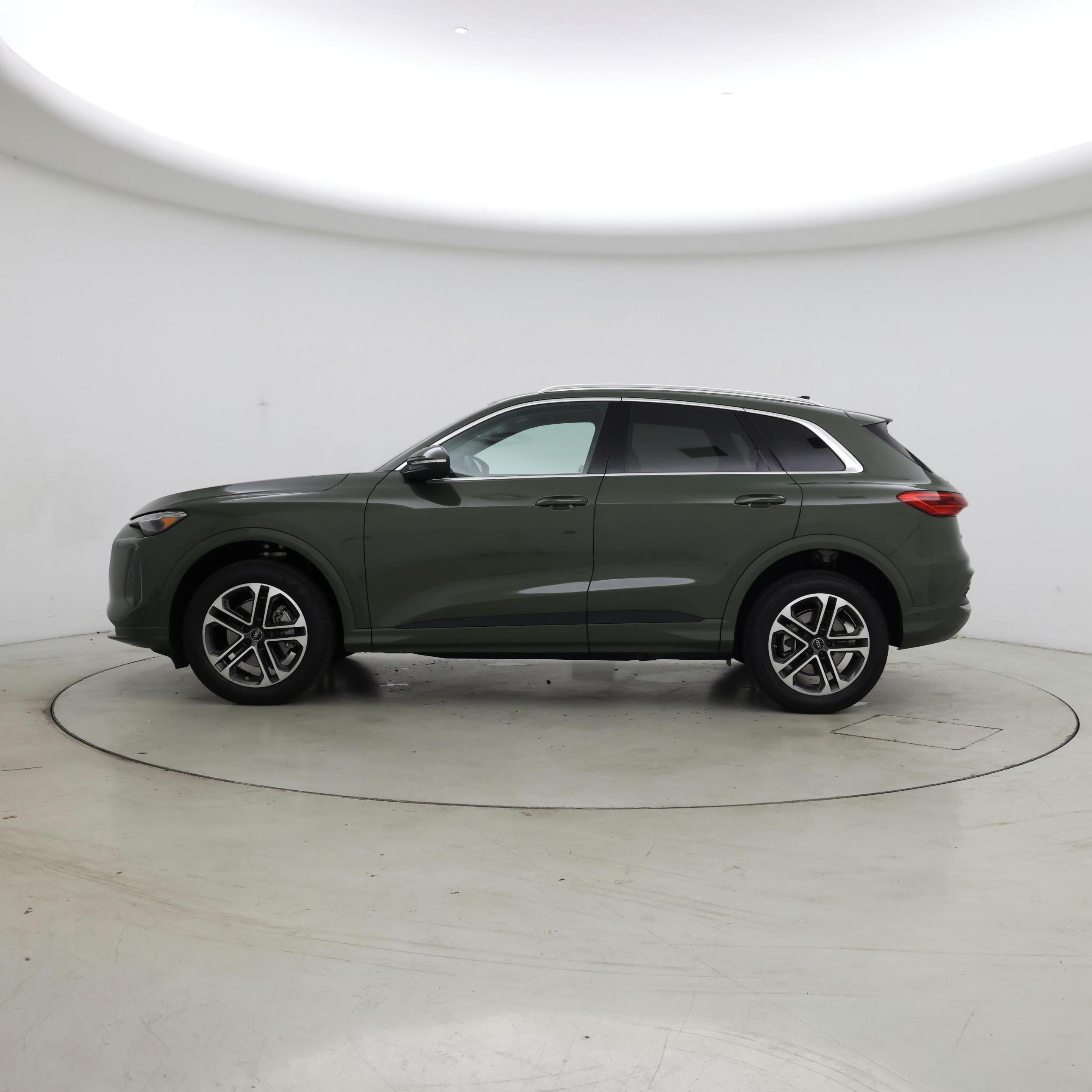 Thumbnail: 2025 Audi Q5 - 3