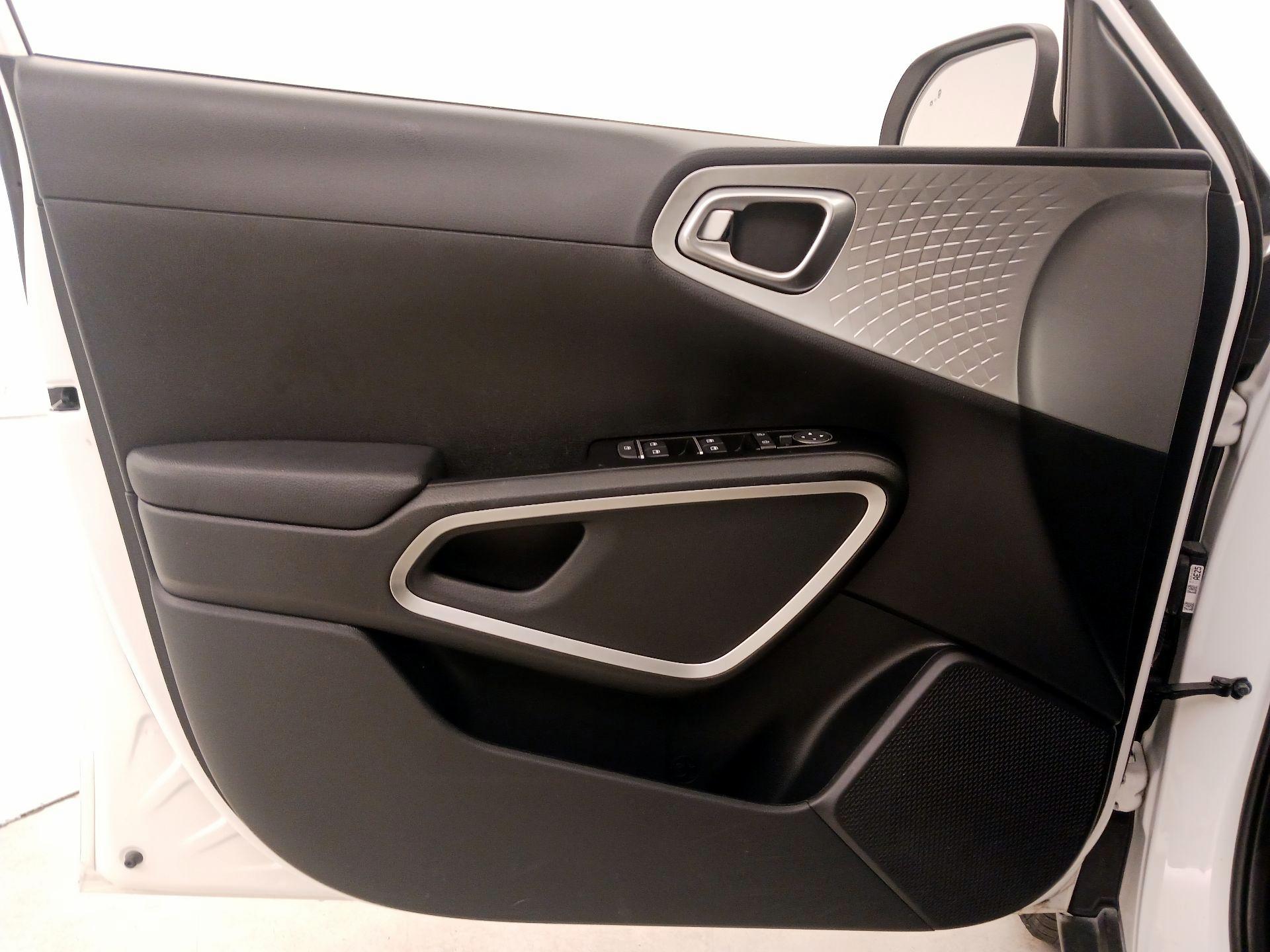 Thumbnail: 2025 Kia Soul - 12