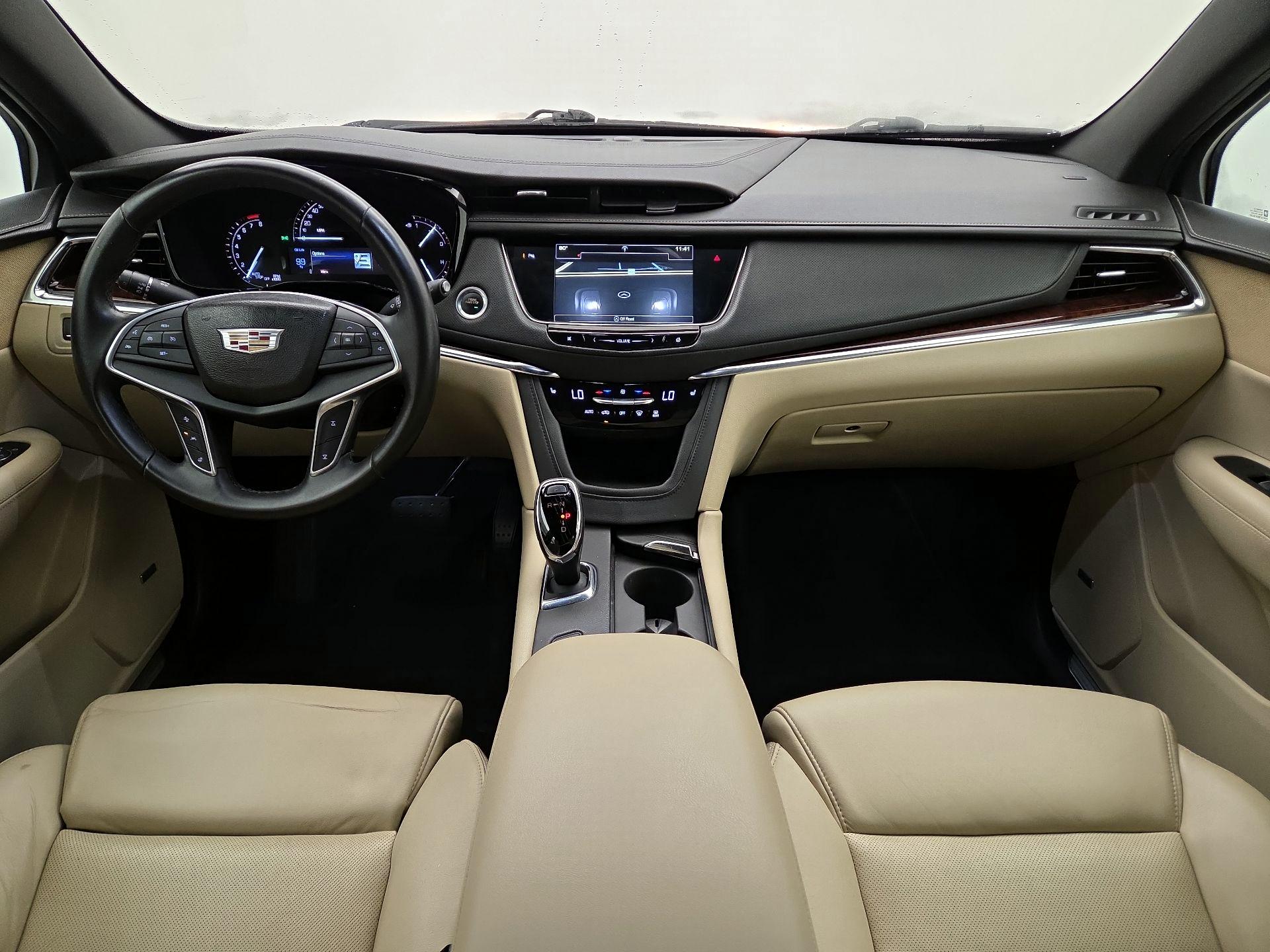 Thumbnail: 2017 Cadillac XT5 - 9