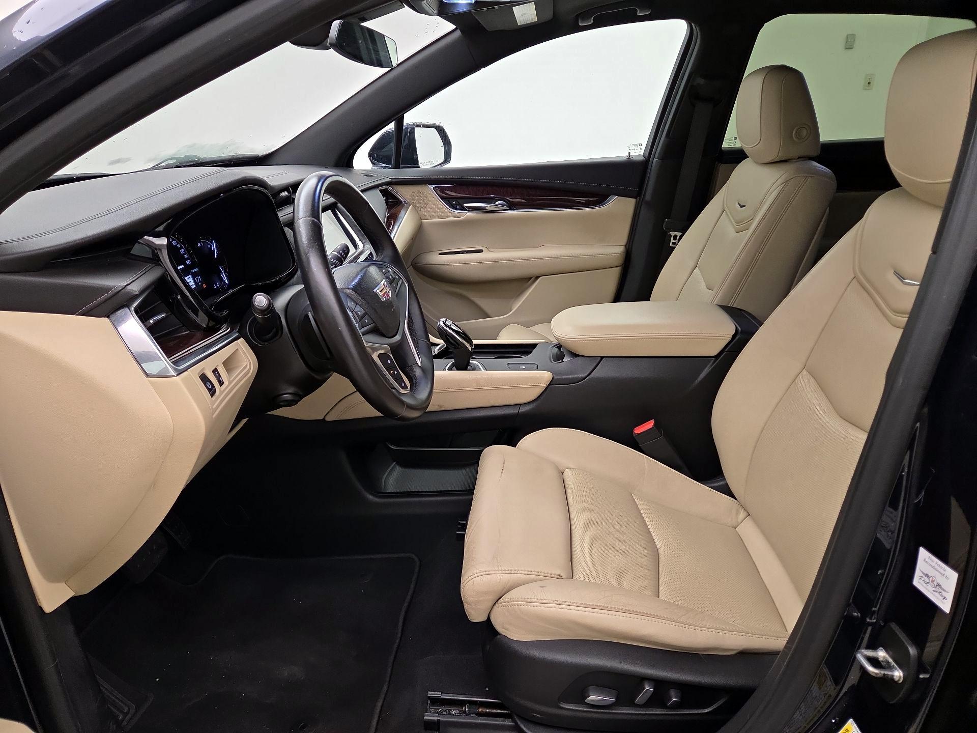 Thumbnail: 2017 Cadillac XT5 - 11