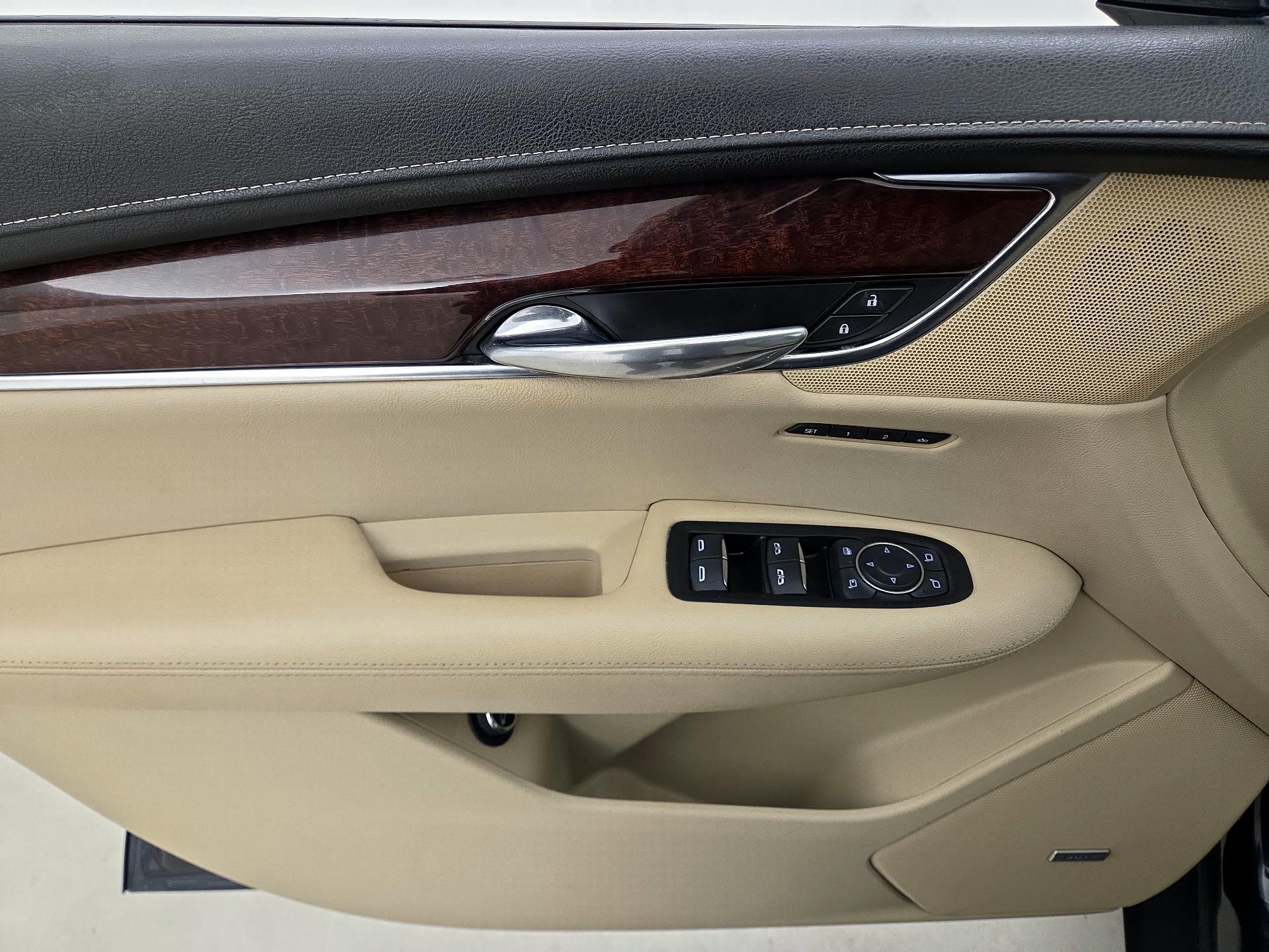 Thumbnail: 2017 Cadillac XT5 - 12