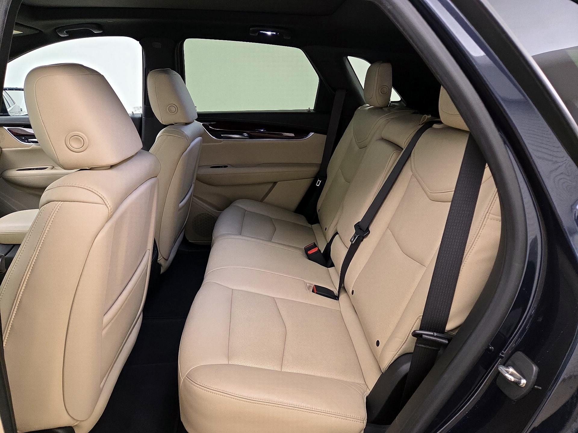 Thumbnail: 2017 Cadillac XT5 - 19
