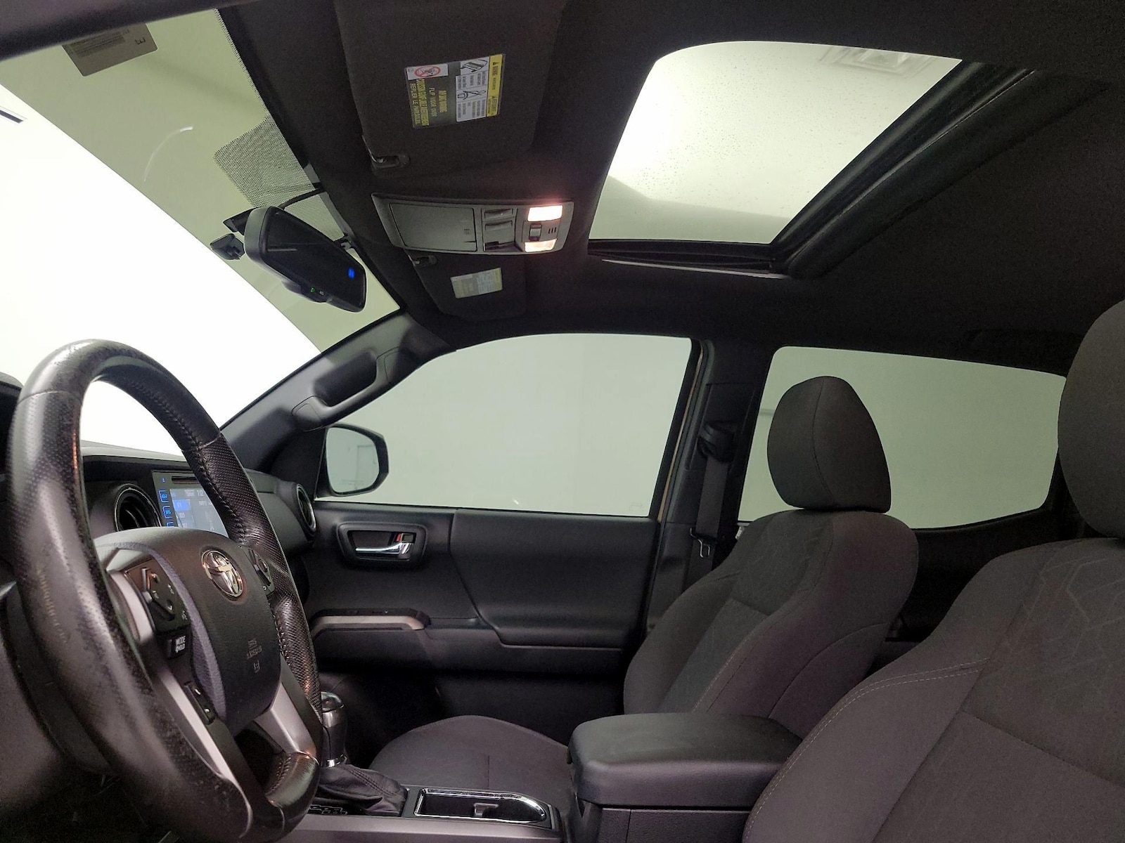Sunroof(s) & Overhead Airbags