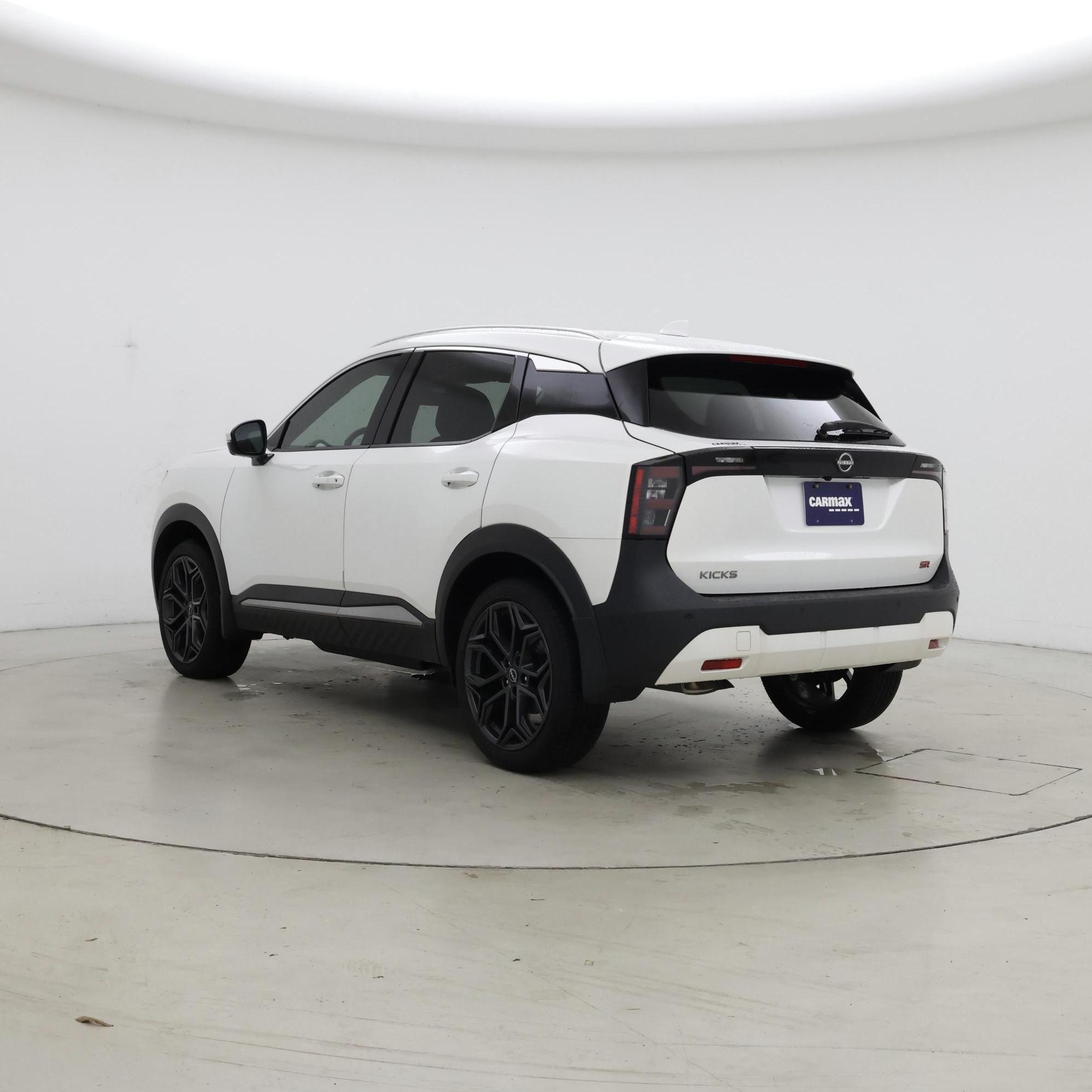 Thumbnail: 2025 Nissan Kicks - 2