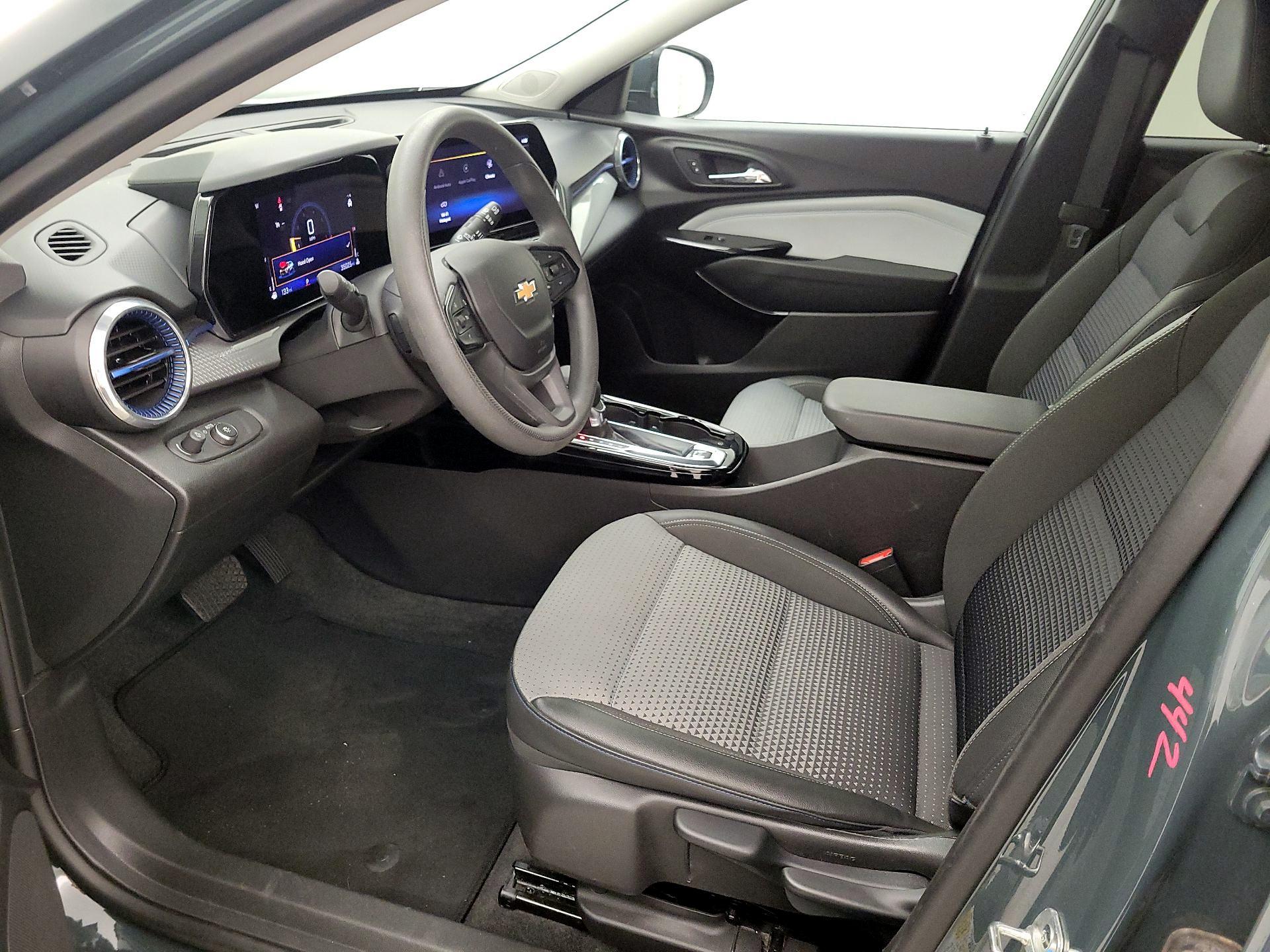 Thumbnail: 2025 Chevrolet Trax - 11