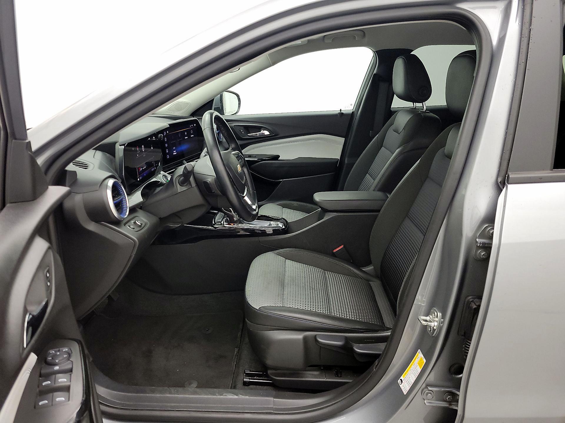 Thumbnail: 2025 Chevrolet Trax - 11