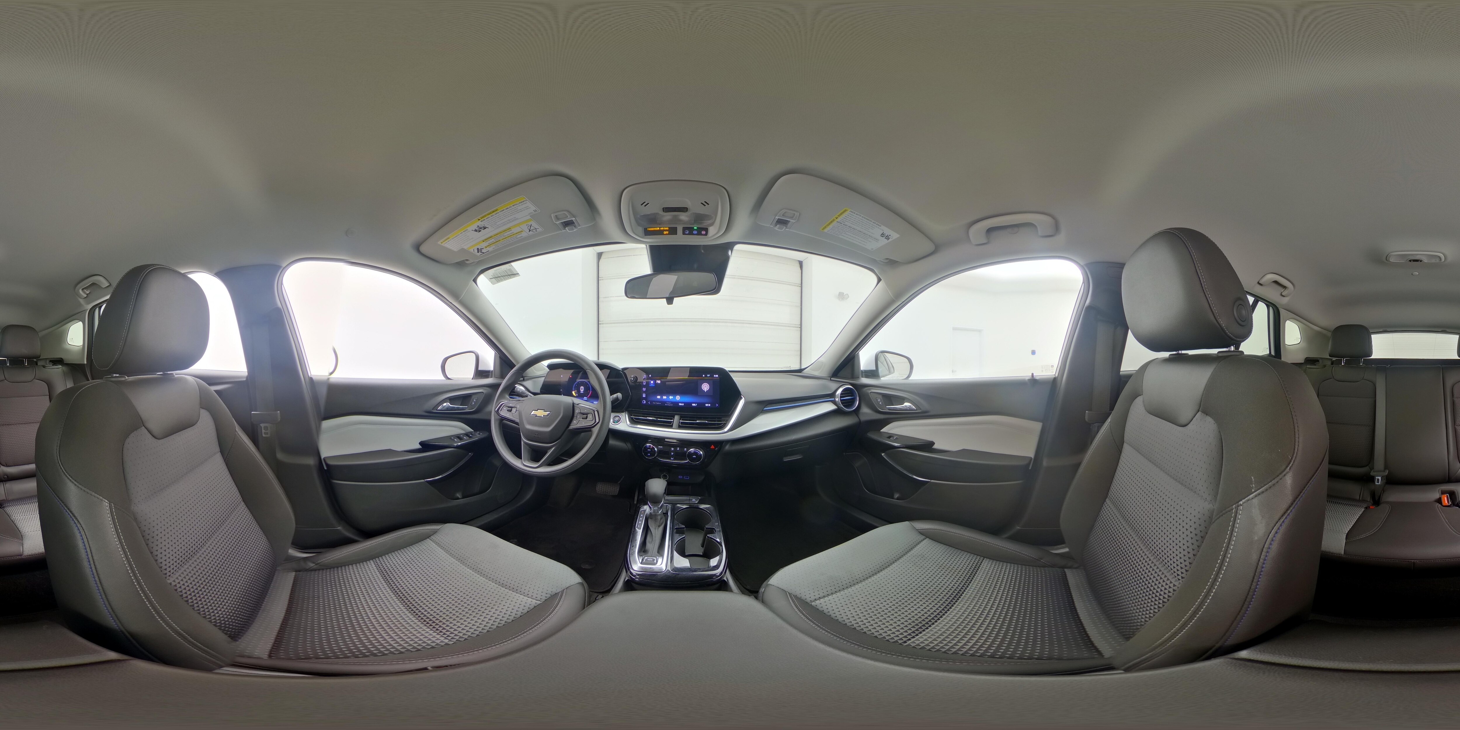 2025 Chevrolet Trax LT - Photo 22