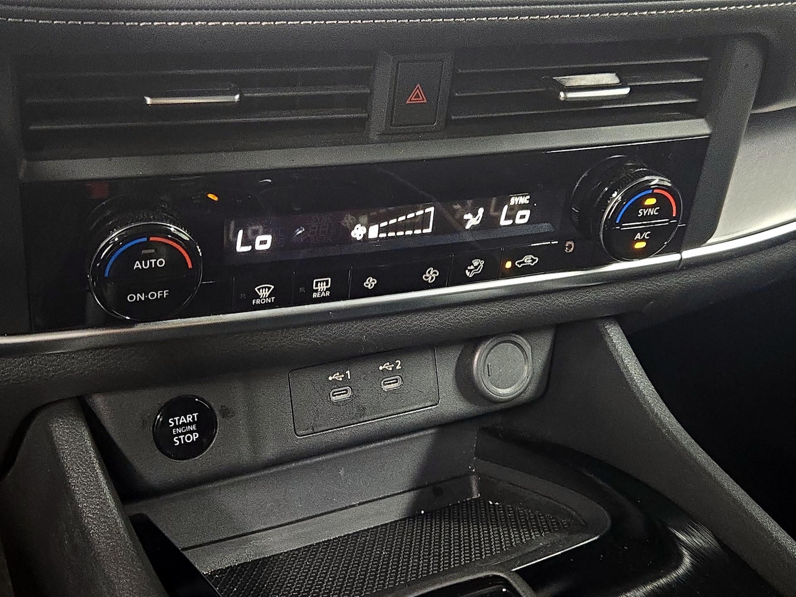 2025 Nissan Rogue SV - Photo 17