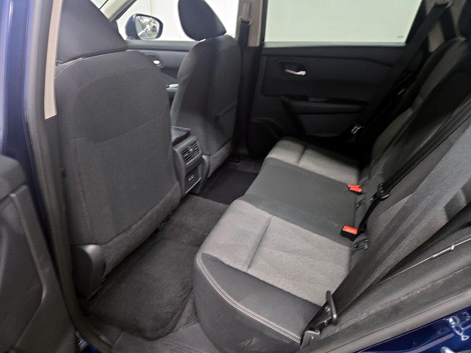 2025 Nissan Rogue SV - Photo 20