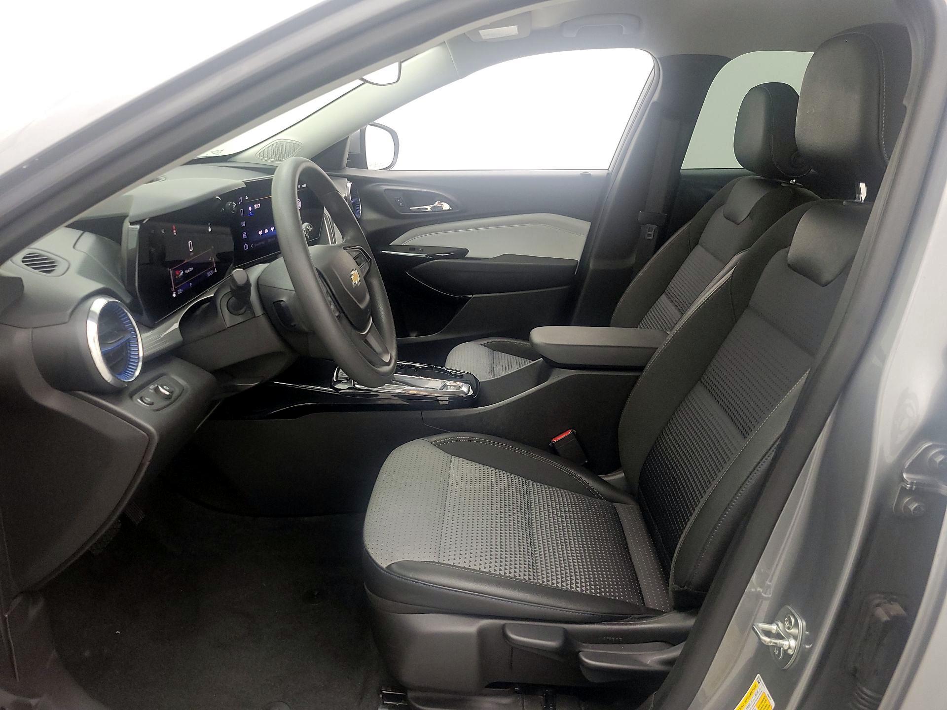 Thumbnail: 2025 Chevrolet Trax - 11