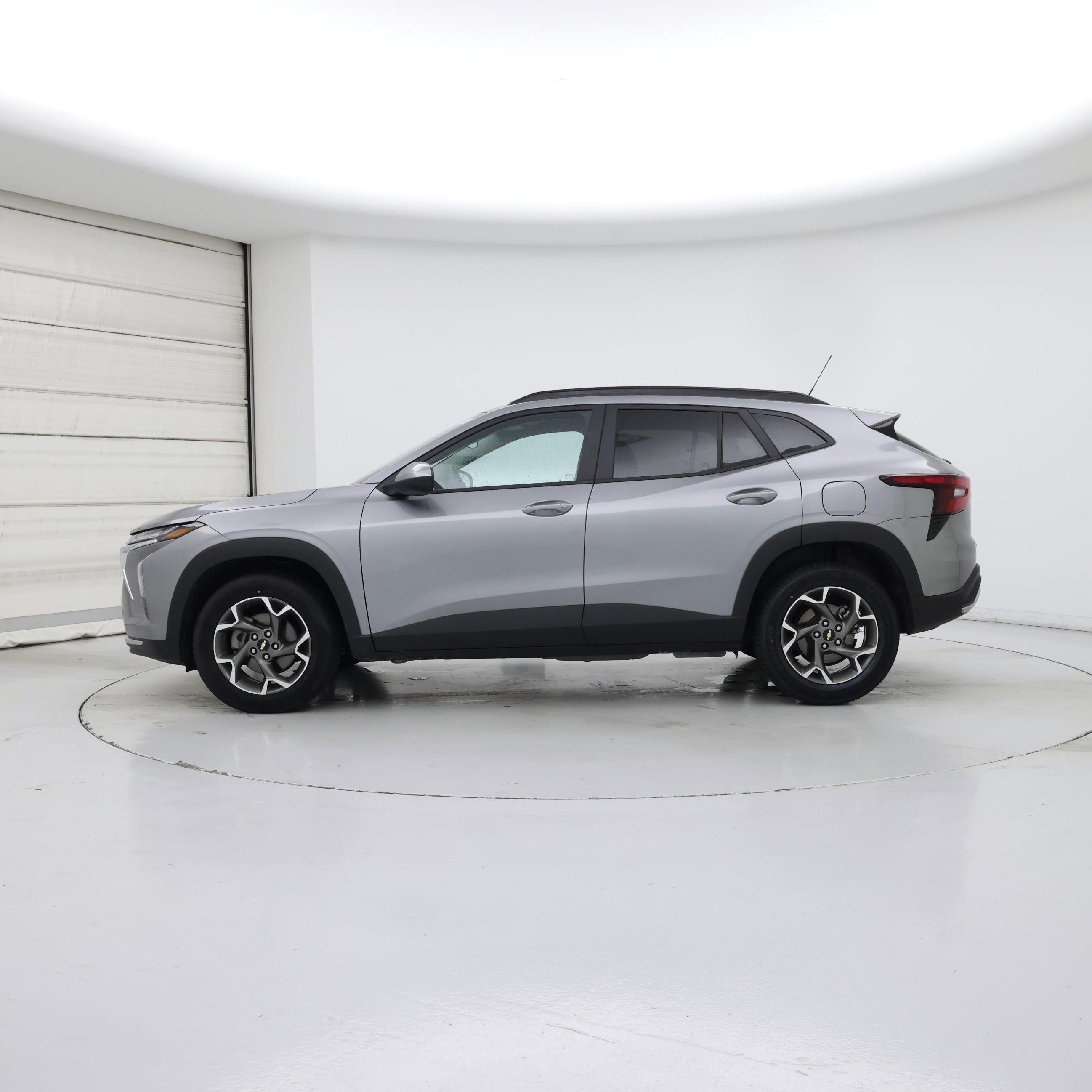 Thumbnail: 2025 Chevrolet Trax - 3