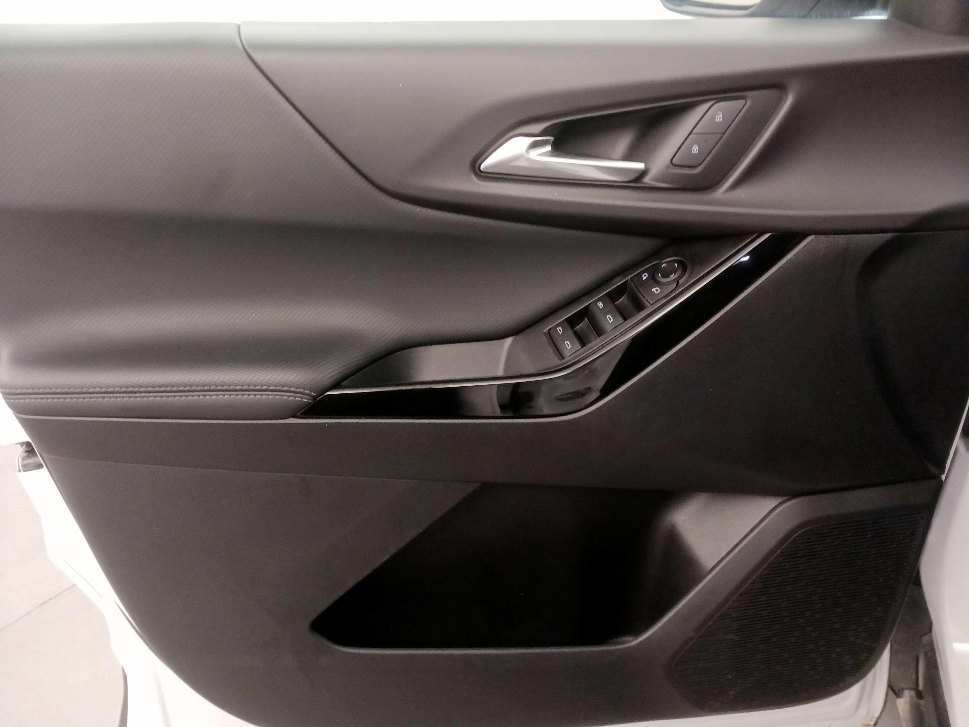 Thumbnail: 2025 Chevrolet Equinox - 12