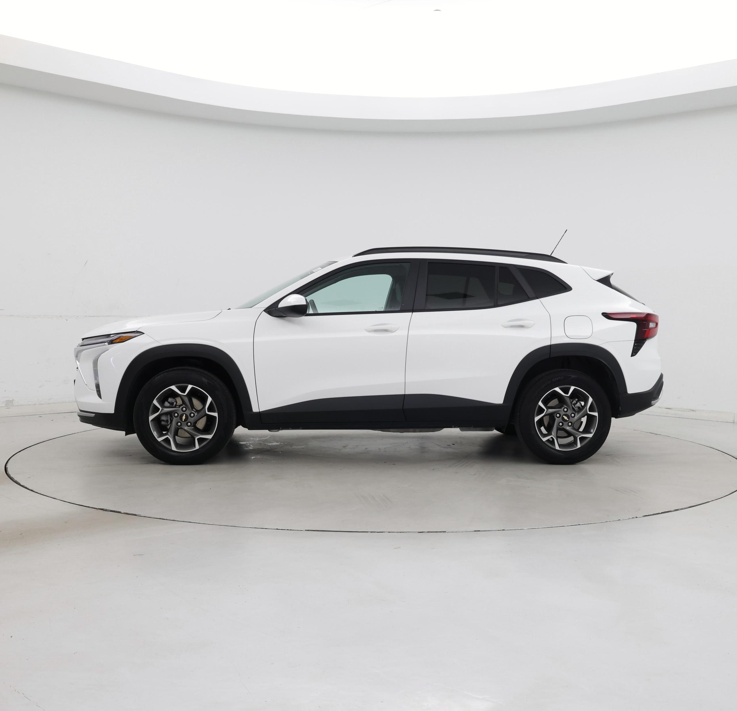 Thumbnail: 2025 Chevrolet Trax - 3