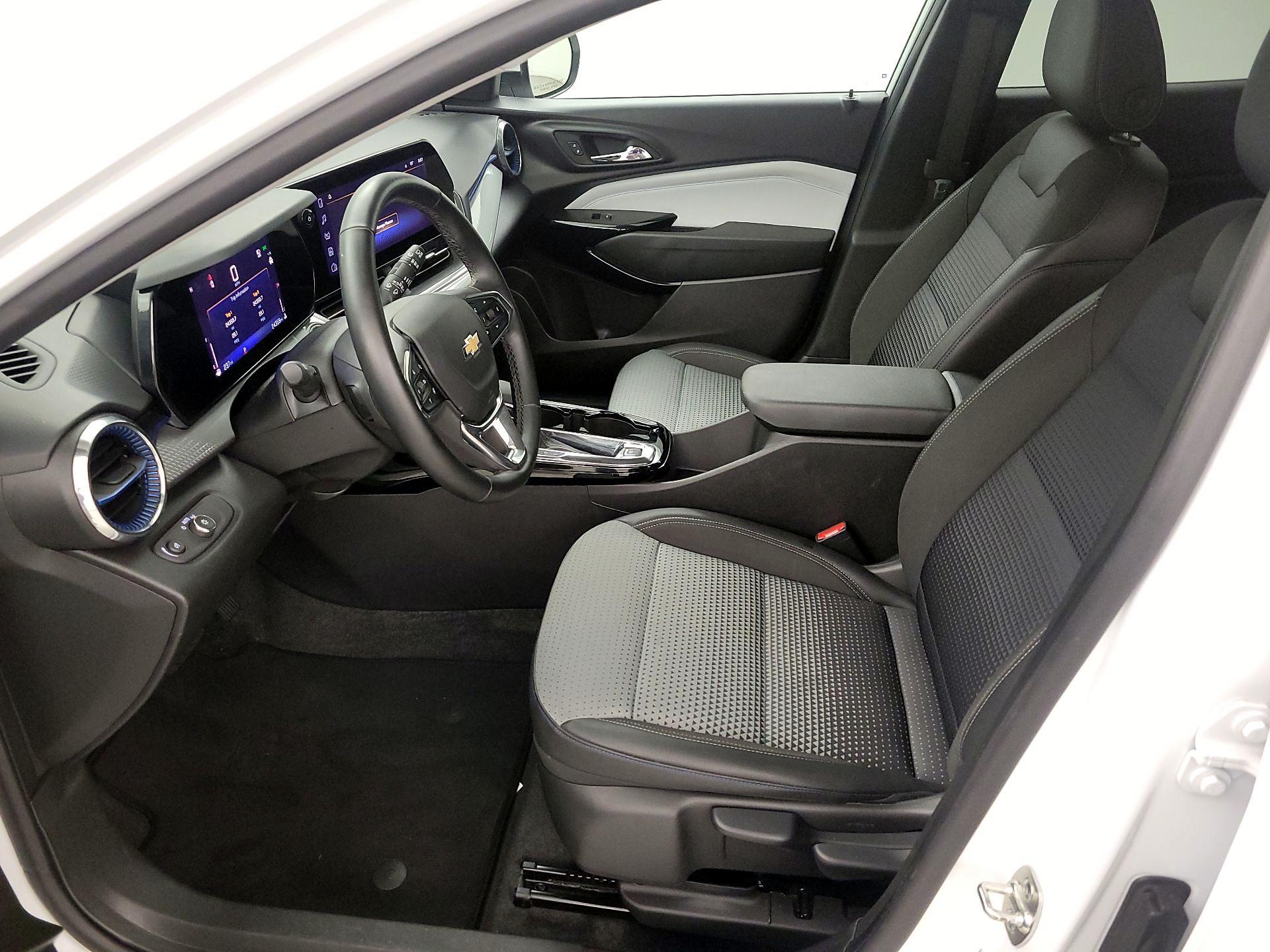 Thumbnail: 2025 Chevrolet Trax - 11