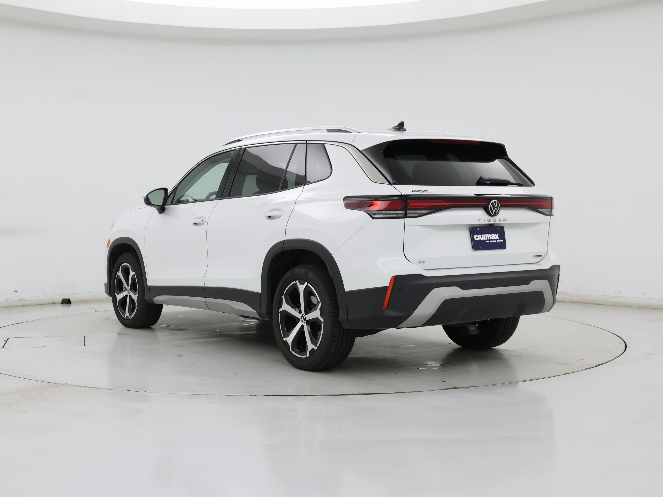 Thumbnail: 2026 Volkswagen Tiguan - 2