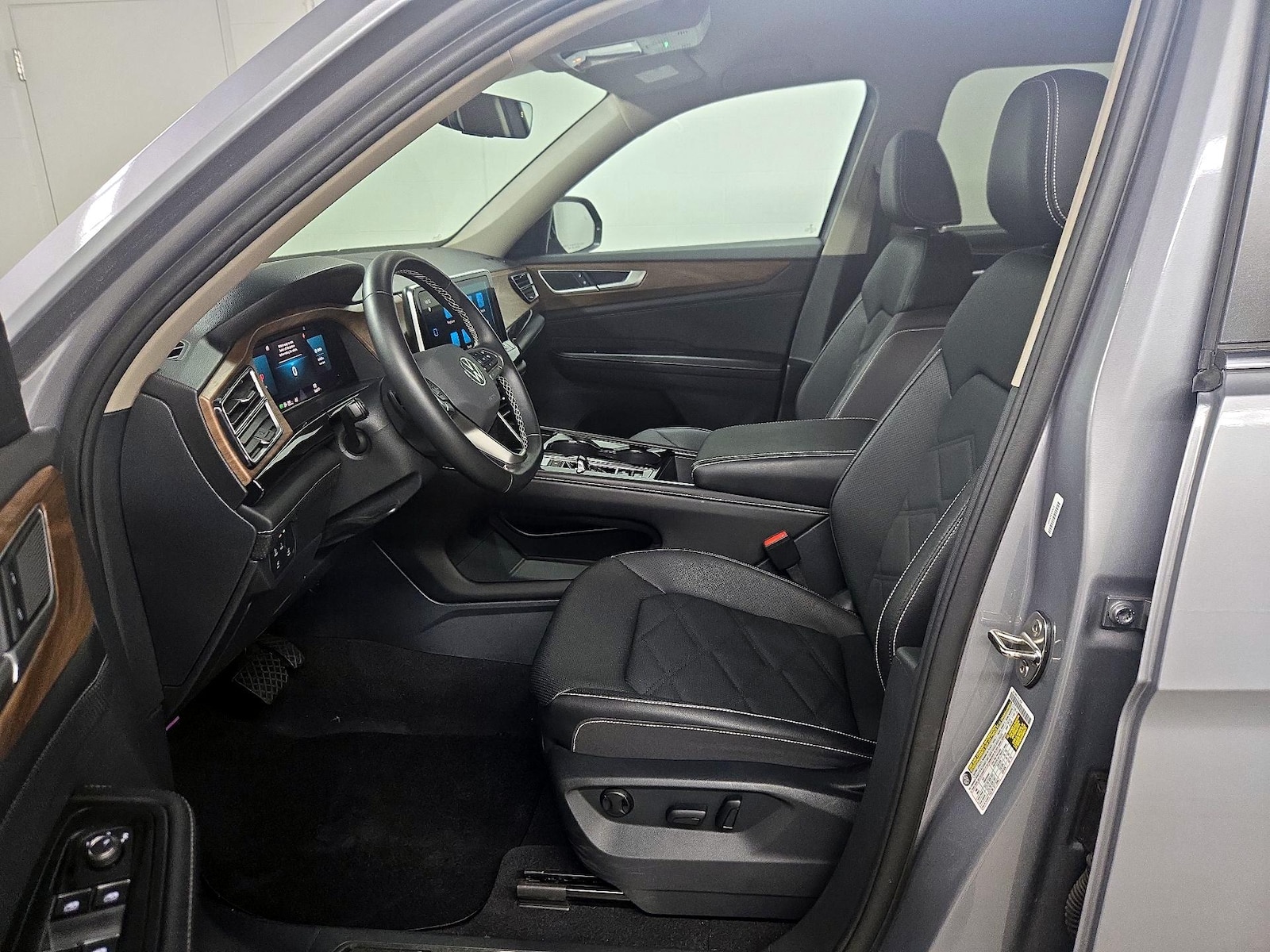 2026 Volkswagen Atlas SE w/Tech - Photo 12