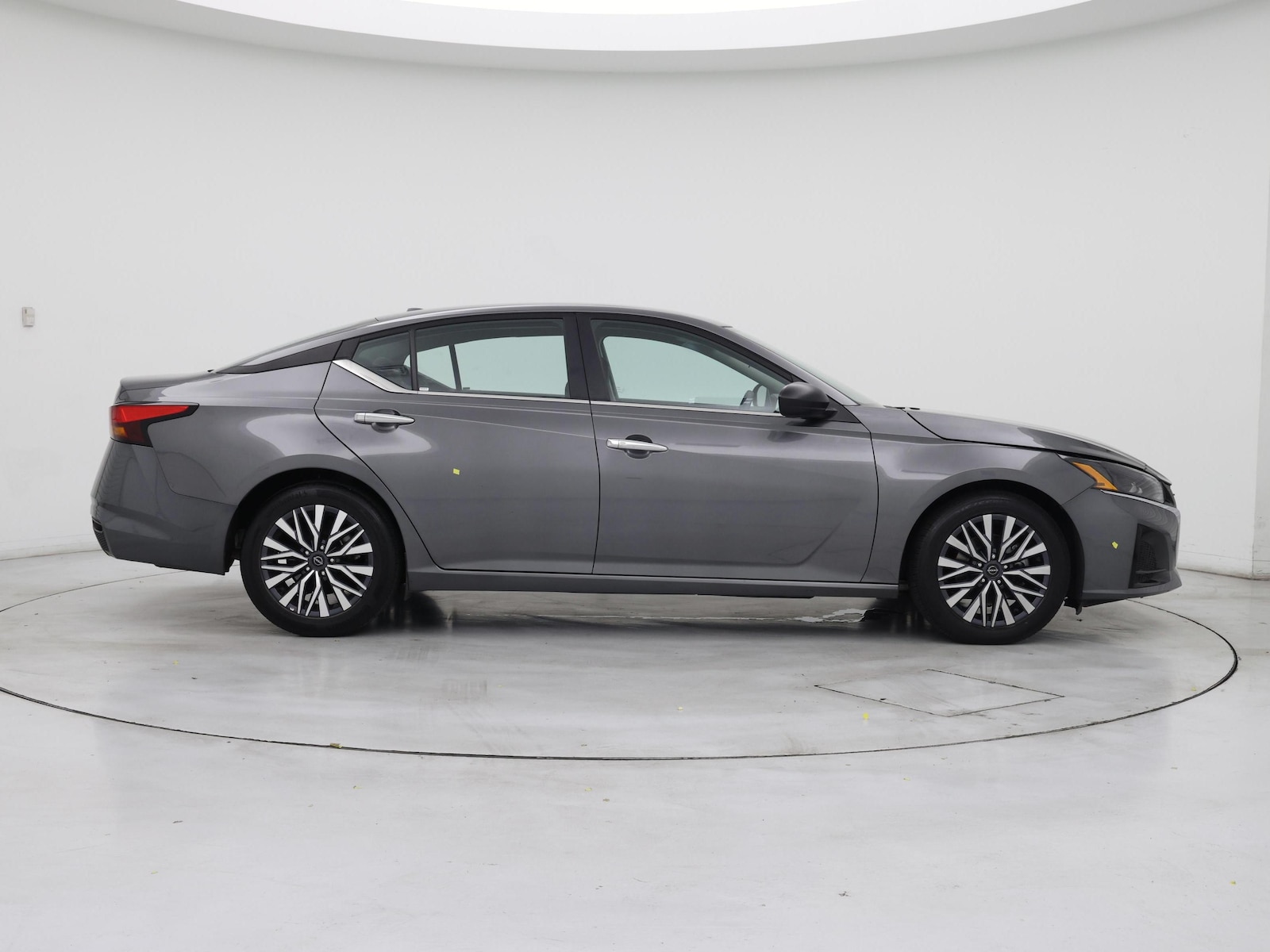 2025 Nissan Altima SV - Photo 8