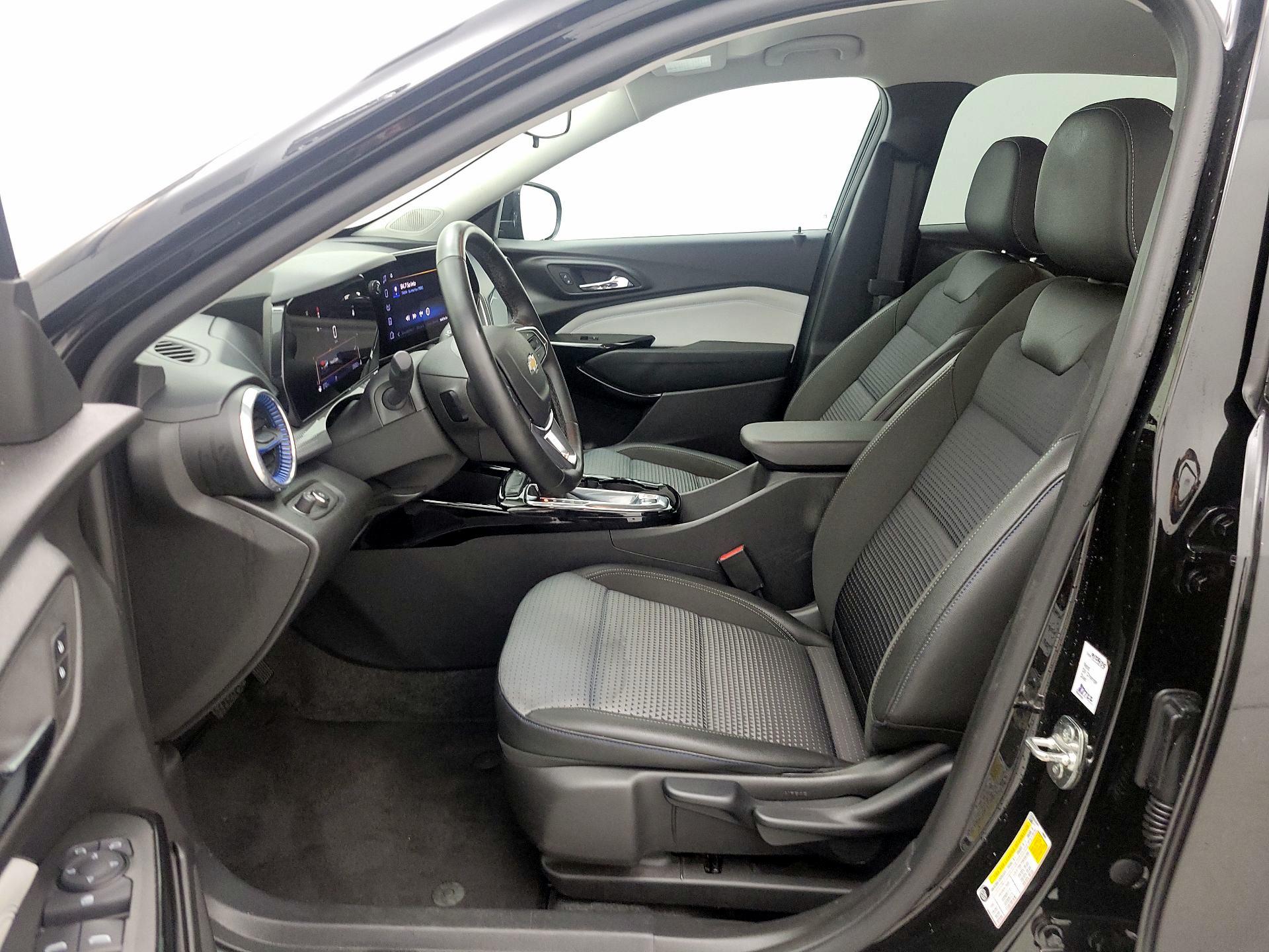 Thumbnail: 2025 Chevrolet Trax - 11