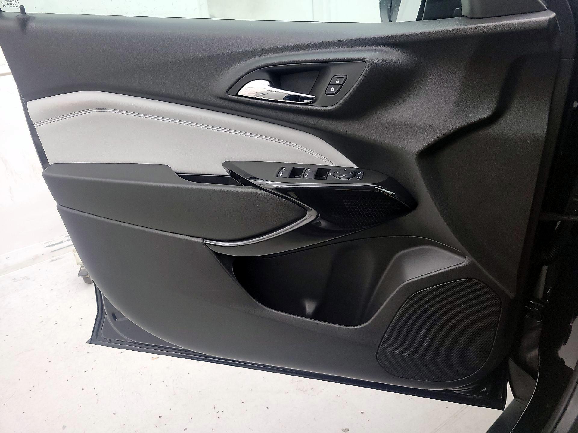 Thumbnail: 2025 Chevrolet Trax - 12