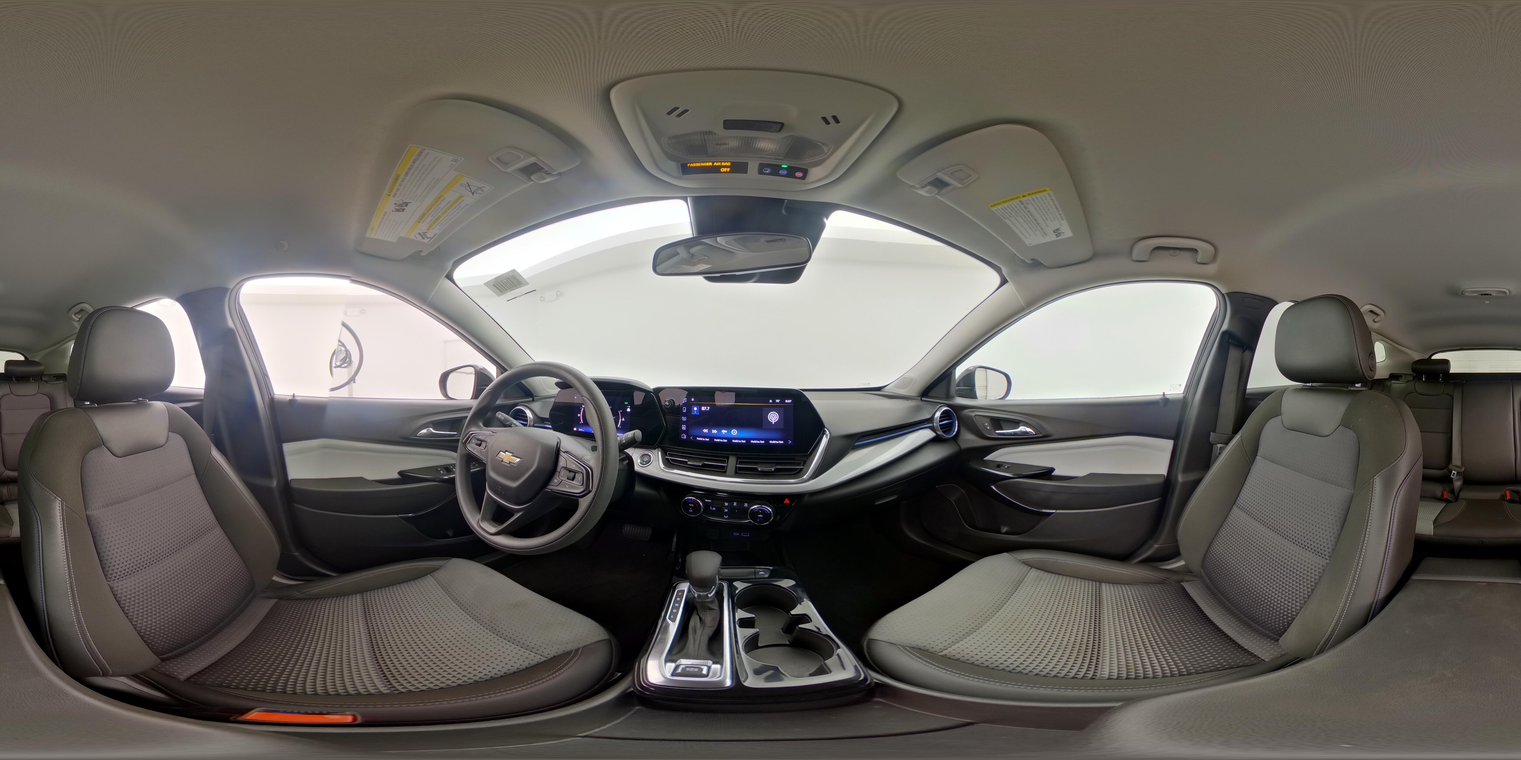 2025 Chevrolet Trax LT - Photo 24
