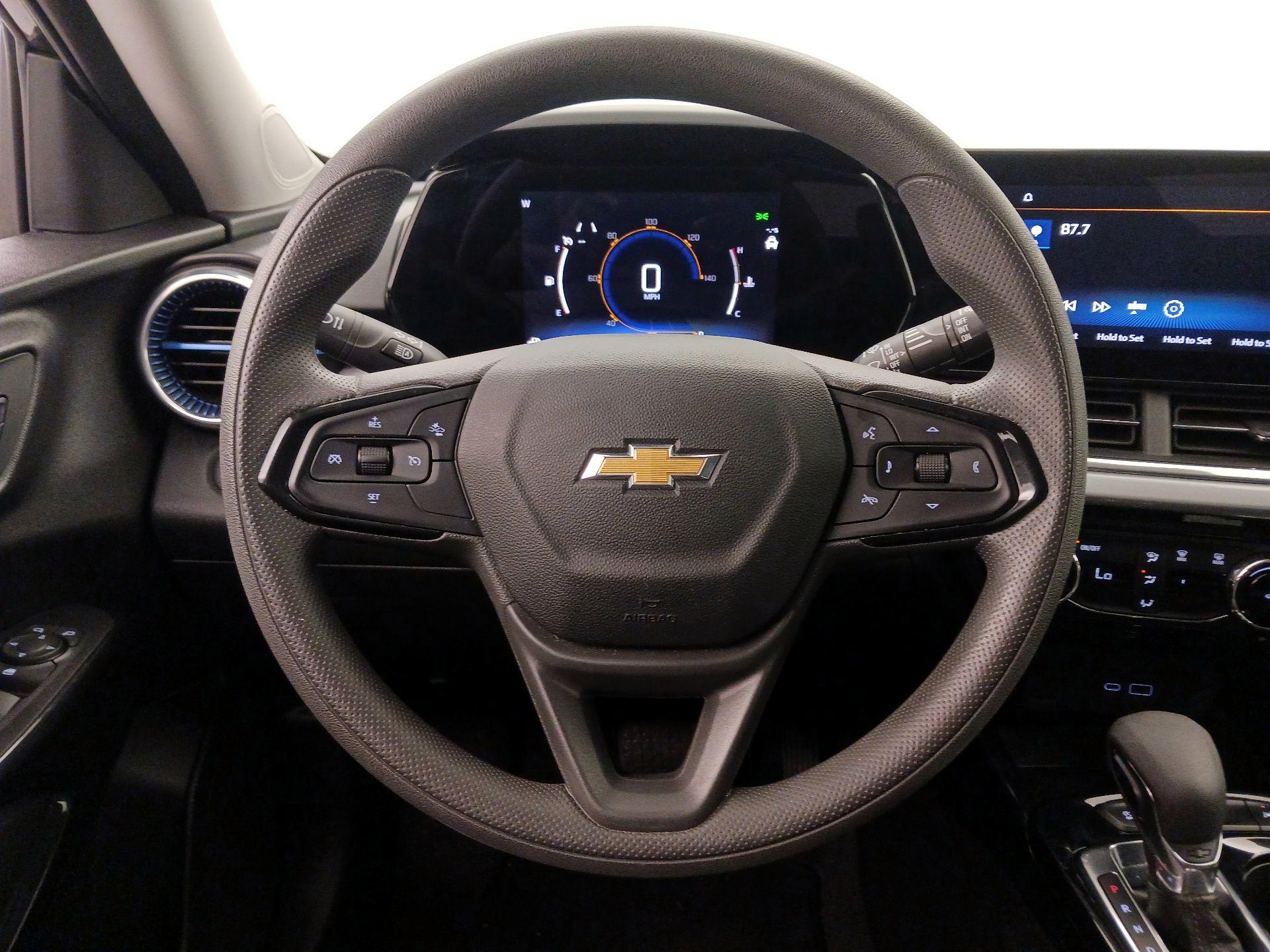 Thumbnail: 2025 Chevrolet Trax - 10