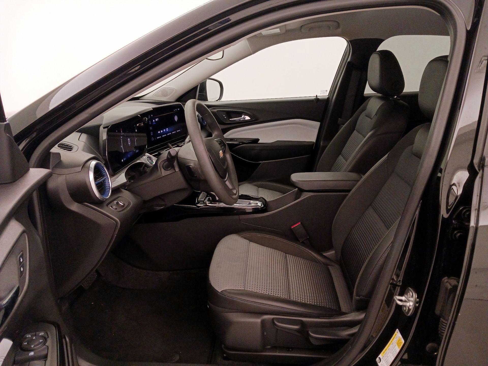 Thumbnail: 2025 Chevrolet Trax - 11