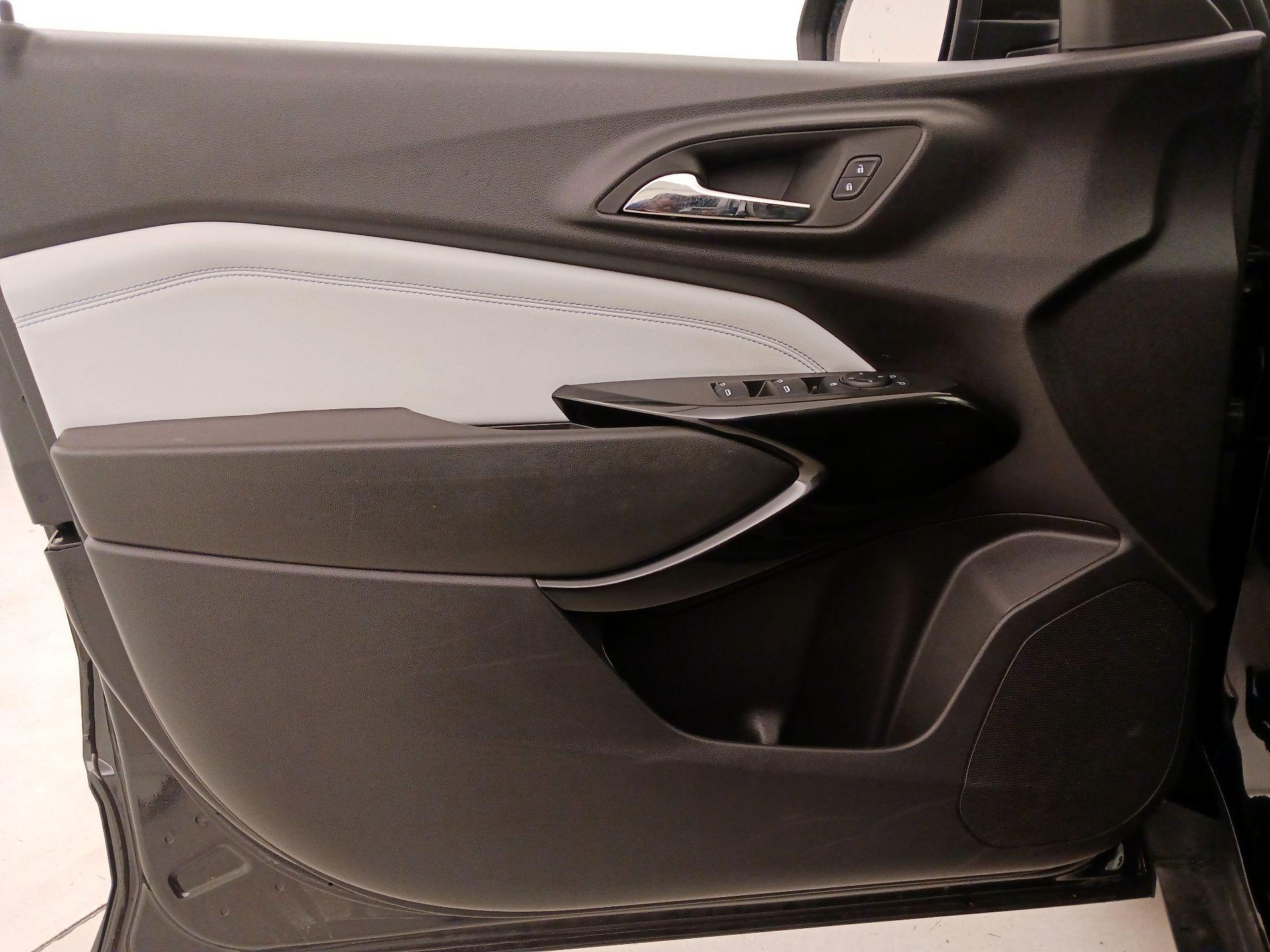 Thumbnail: 2025 Chevrolet Trax - 12