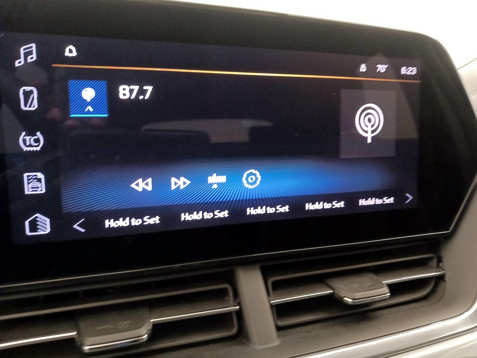 2025 Chevrolet Trax LT - Photo 16