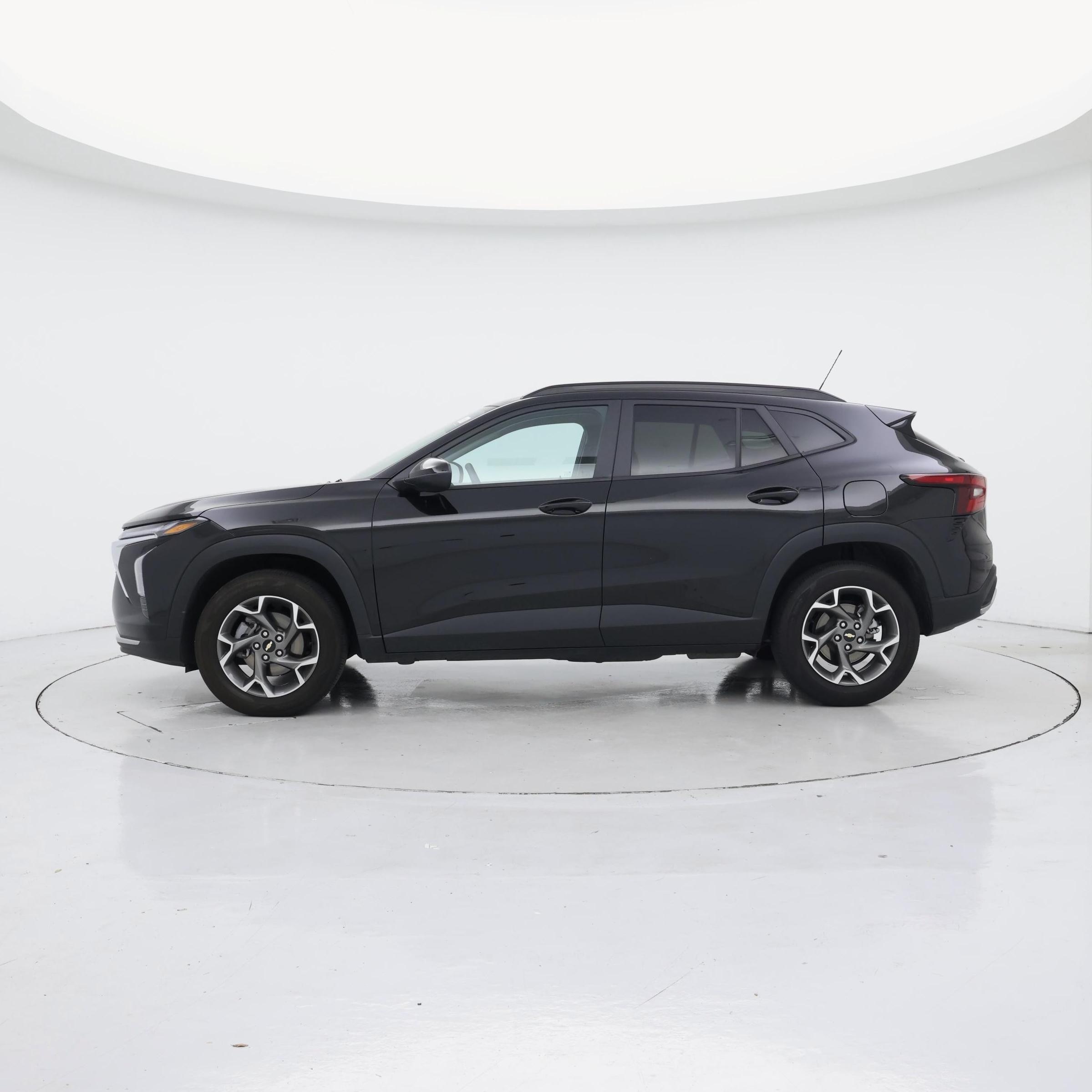 Thumbnail: 2025 Chevrolet Trax - 3