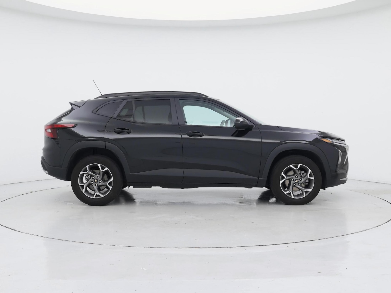 2025 Chevrolet Trax LT - Photo 8