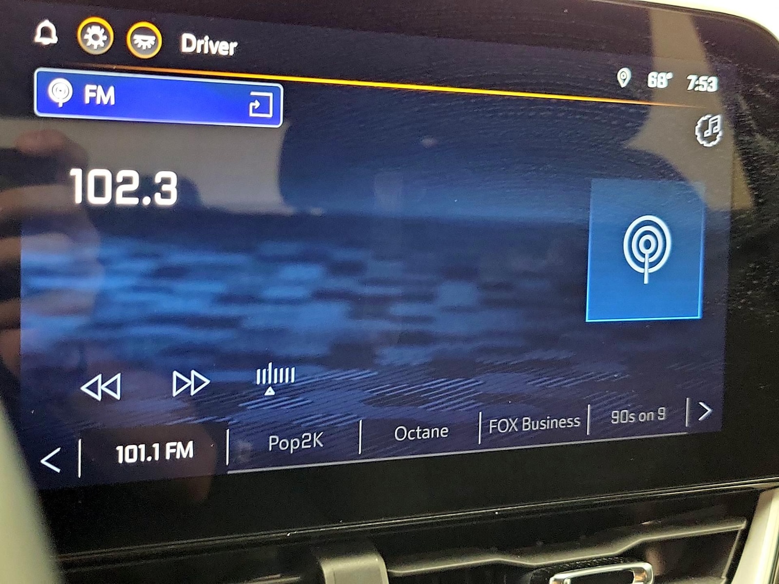 2025 Chevrolet Equinox LT - Photo 17