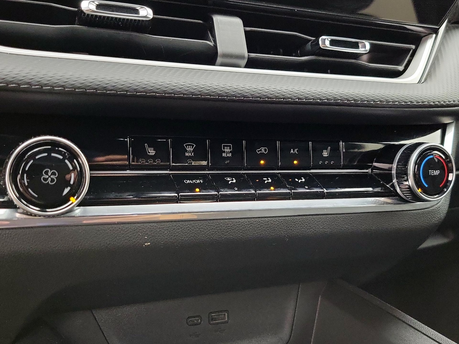 2025 Chevrolet Equinox LT - Photo 18