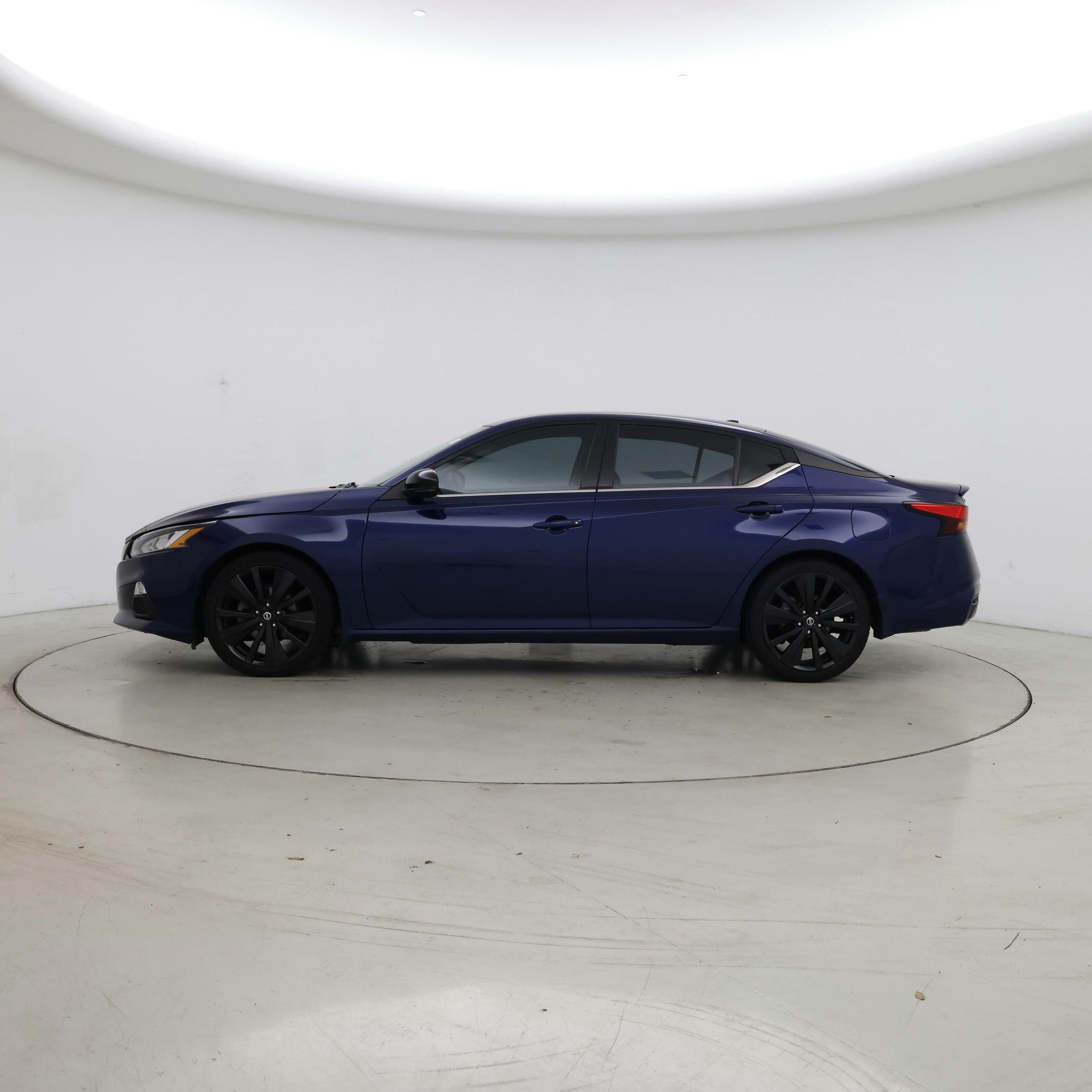 Thumbnail: 2020 Nissan Altima - 3