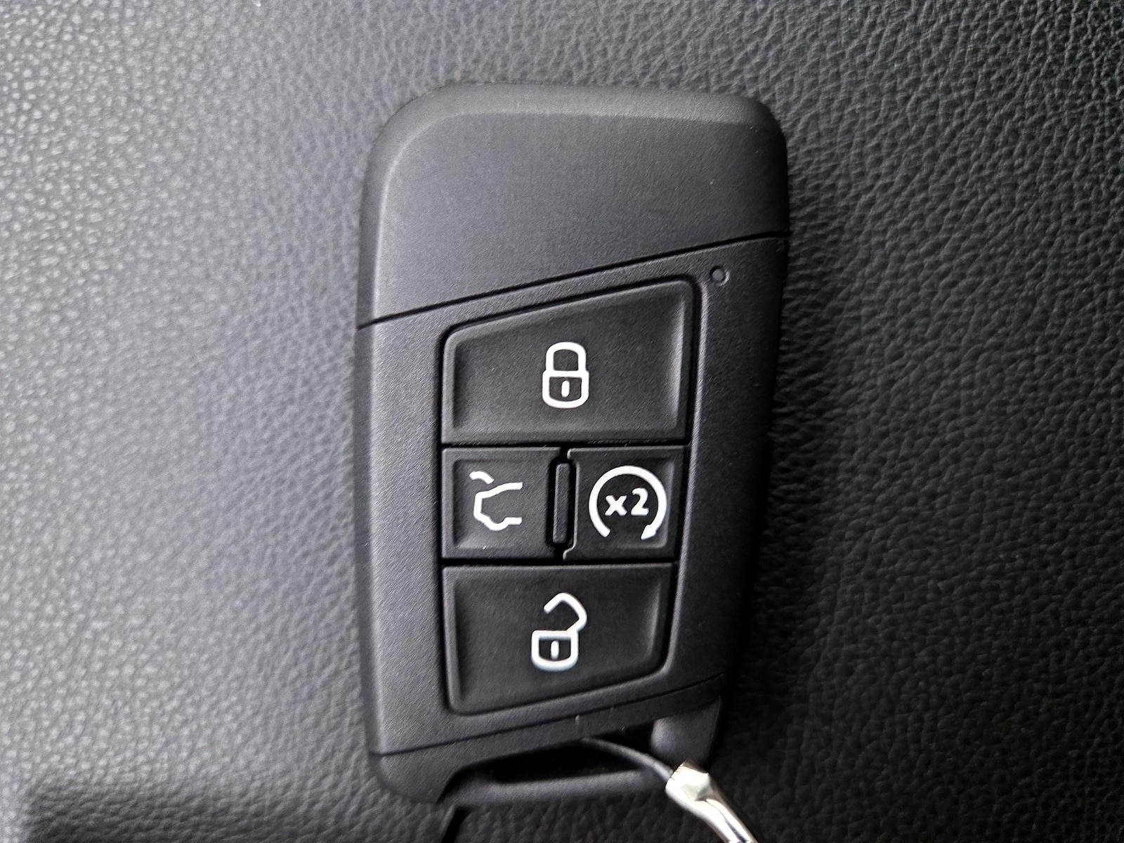 2021 Volkswagen Atlas Cross Sport SE w/Tech - Photo 23