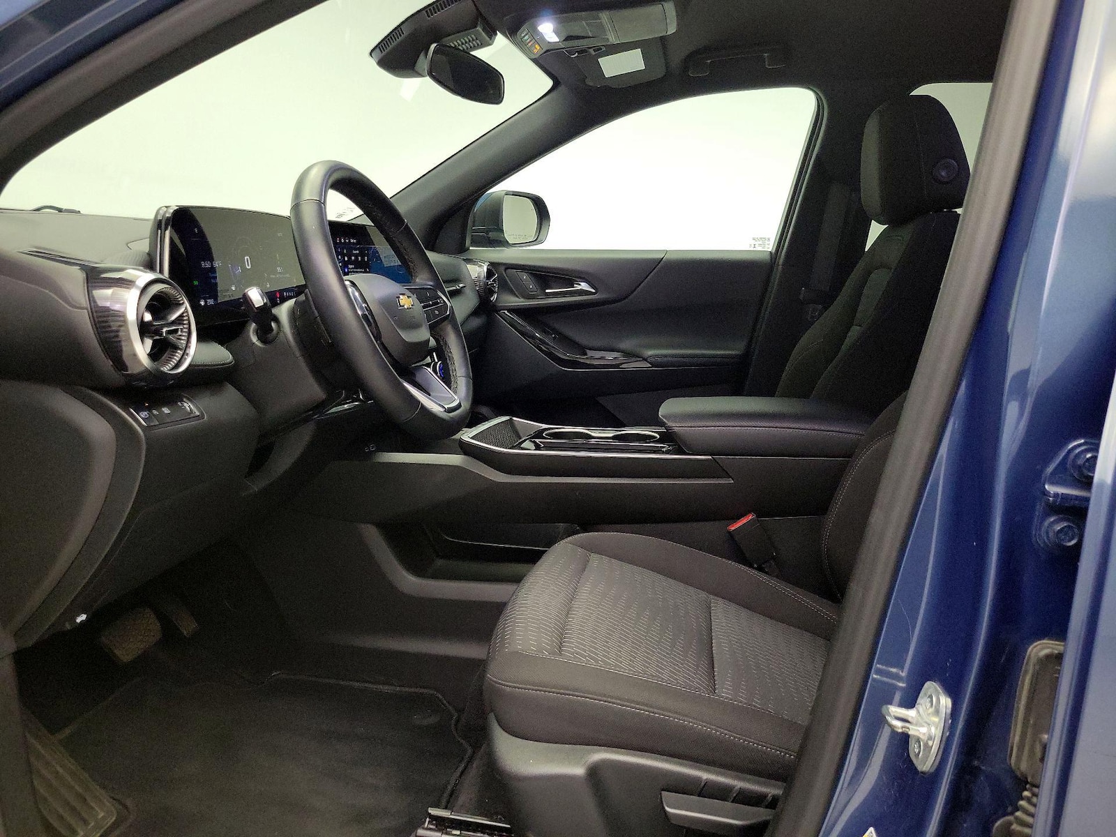 2025 Chevrolet Equinox LT - Photo 12