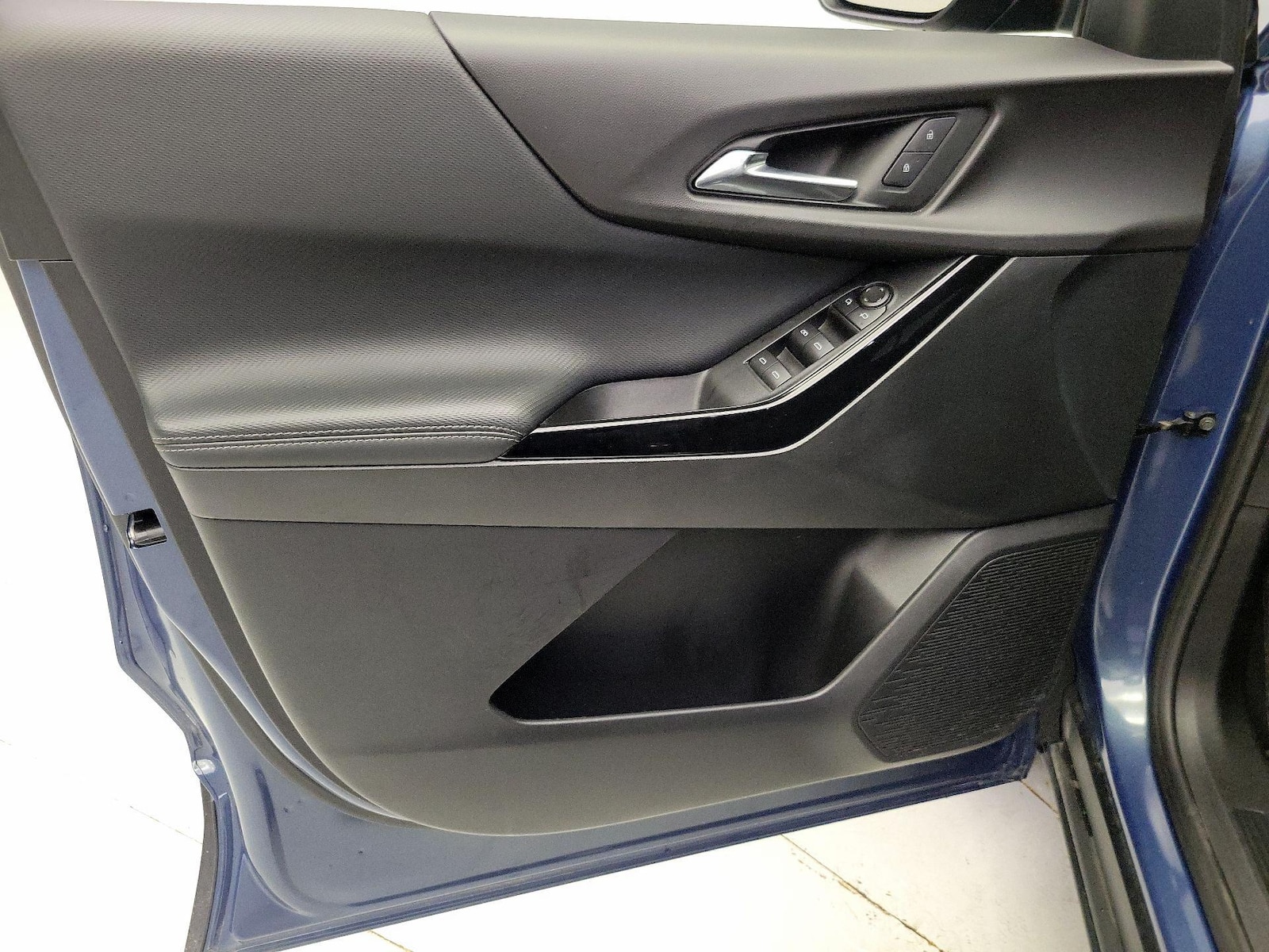 2025 Chevrolet Equinox LT - Photo 13